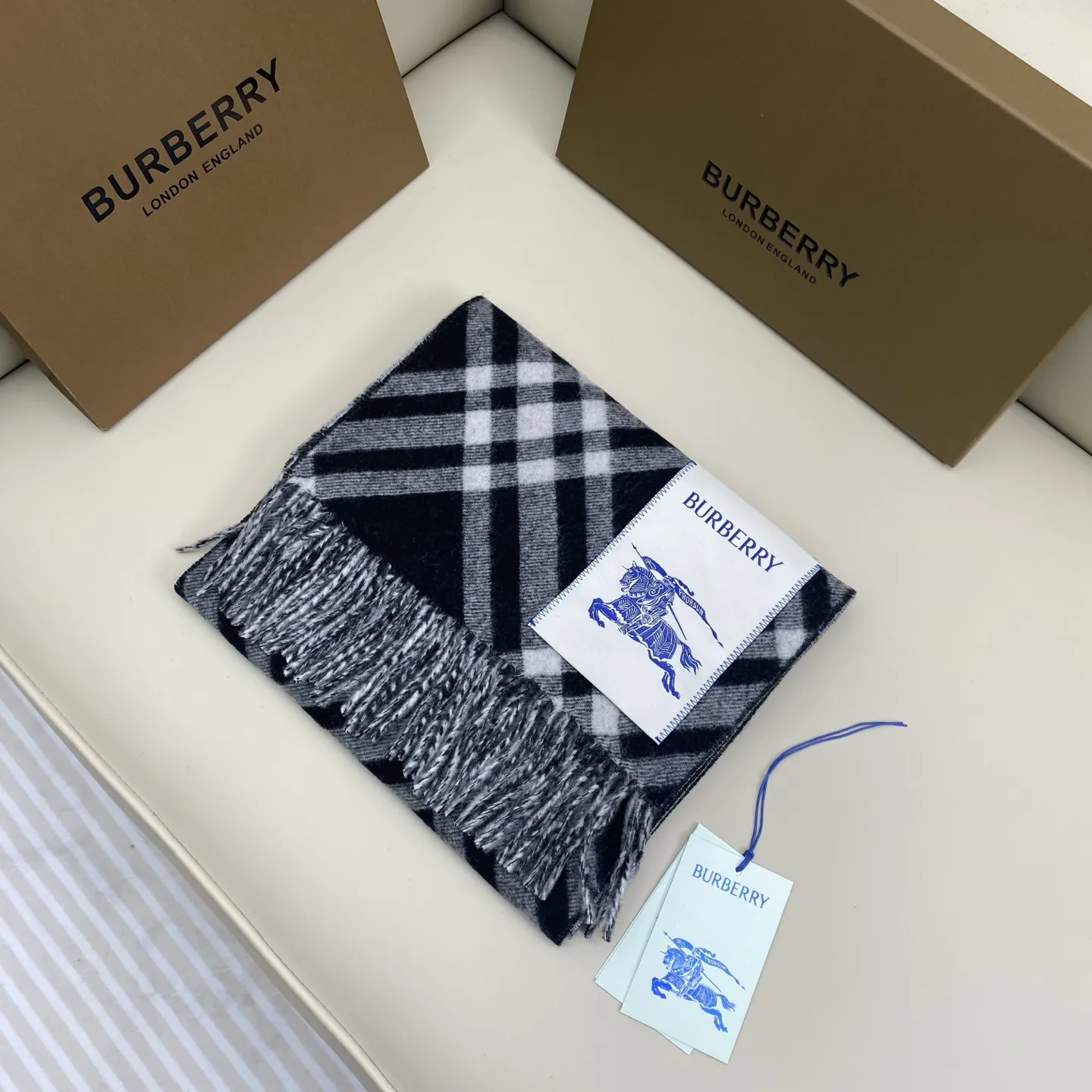 Burberry バ宝莉格子マフラー ブラックチェック