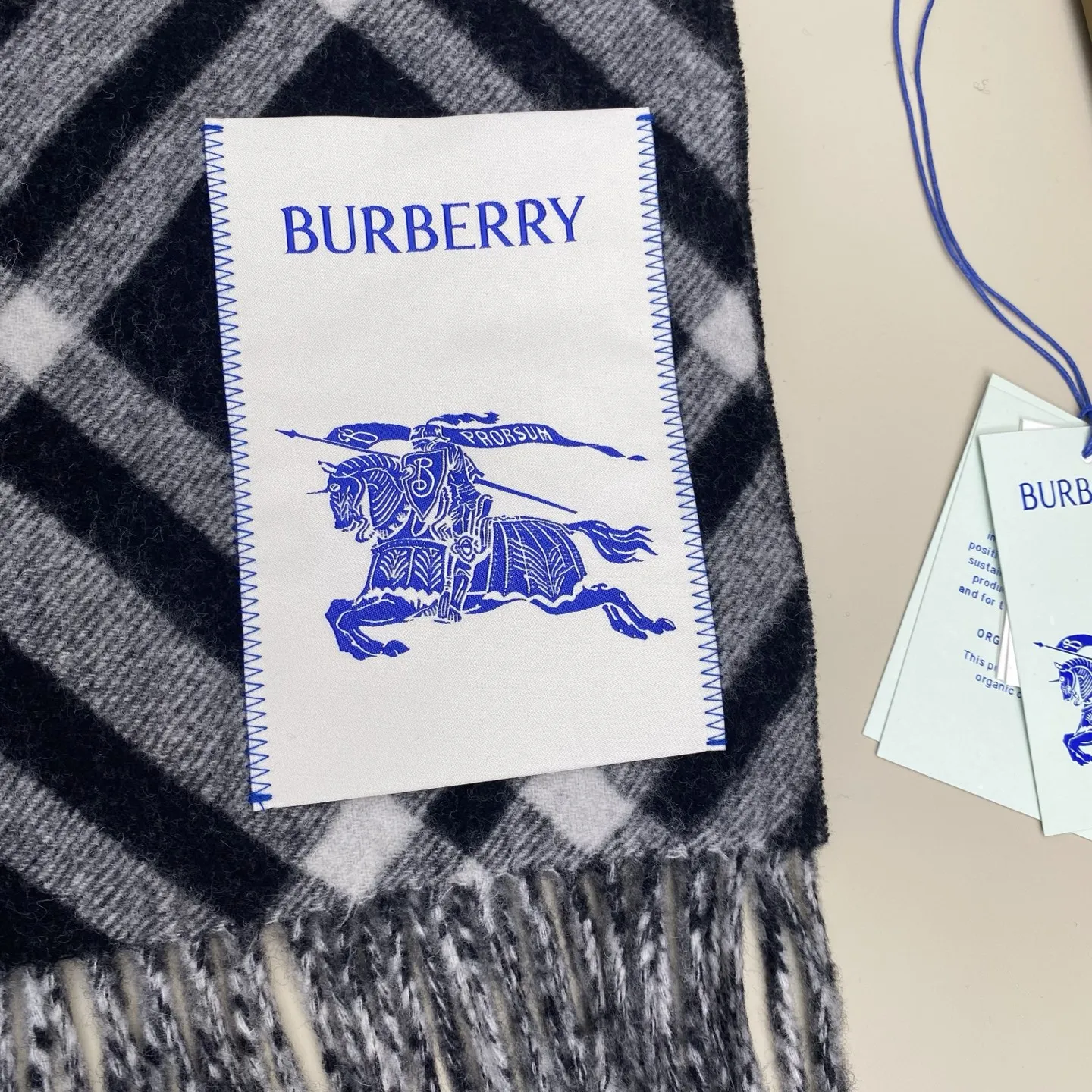 Burberry バ宝莉格子マフラー ブラックチェック - 画像 (8)