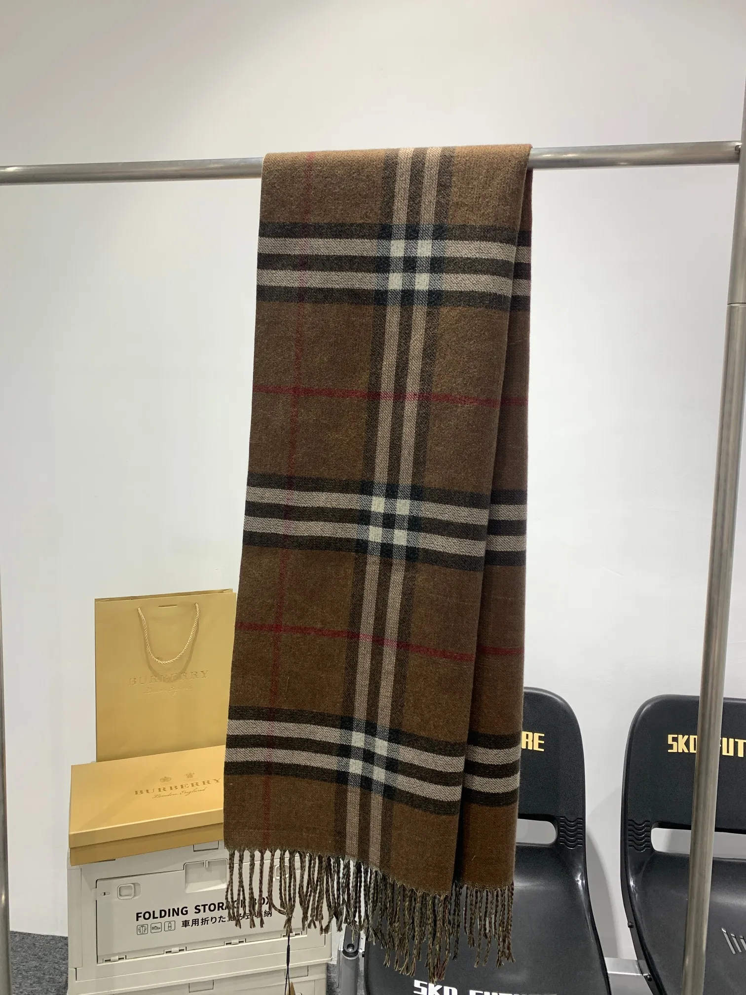 Burberryバーバリー ダークブラウン チェック柄スカーフ