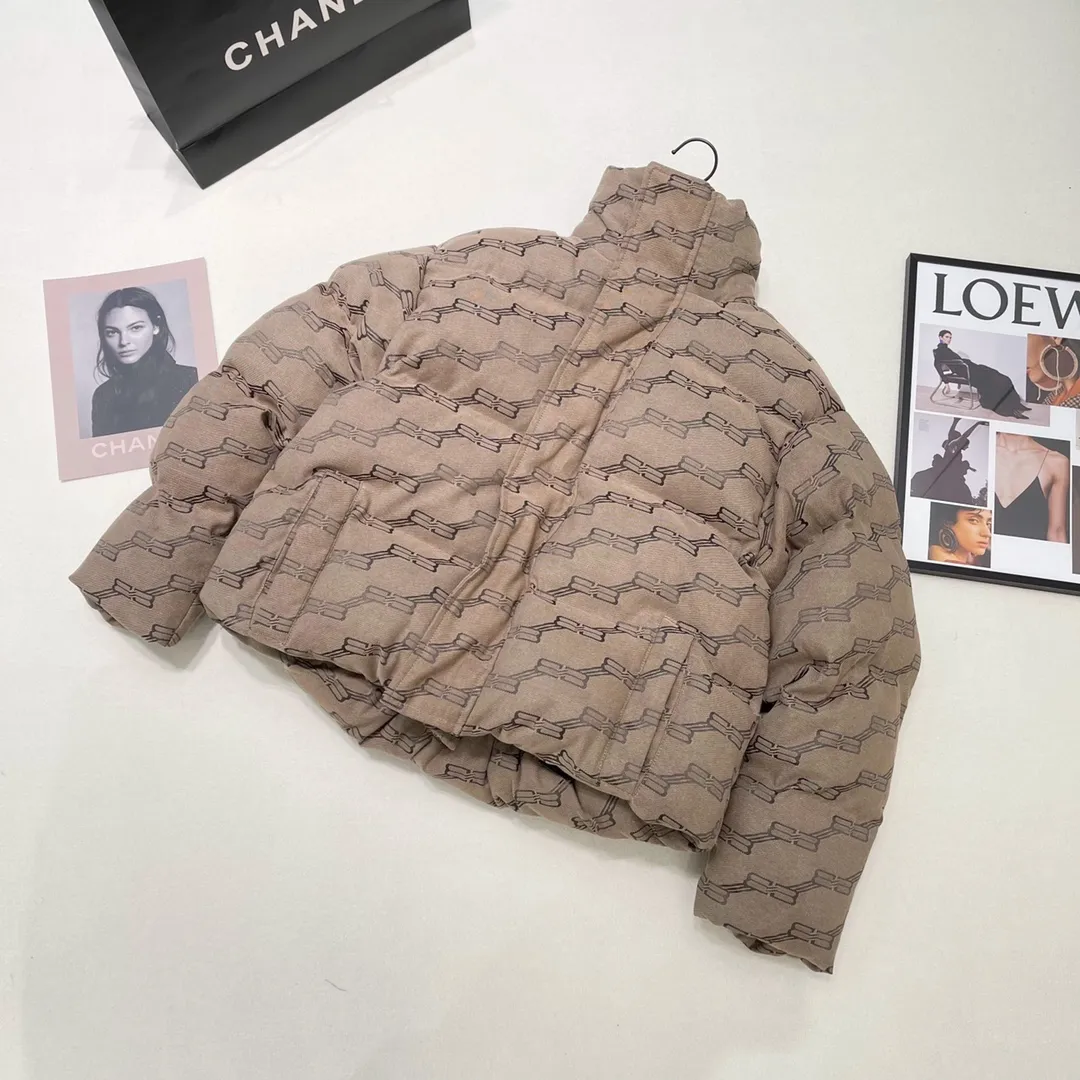 Balenciaga  BBロゴダウンジャケット ベージュ