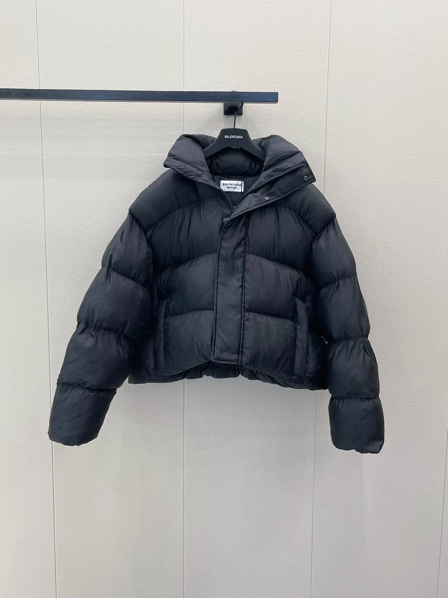 Balenciaga ブラックダウンべスト