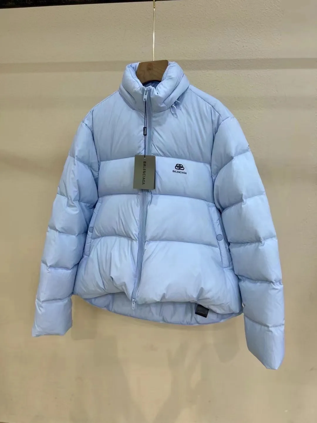 Balenciaga パリジェンヌ ロックプリント ダウンジャケット - 画像 (3)