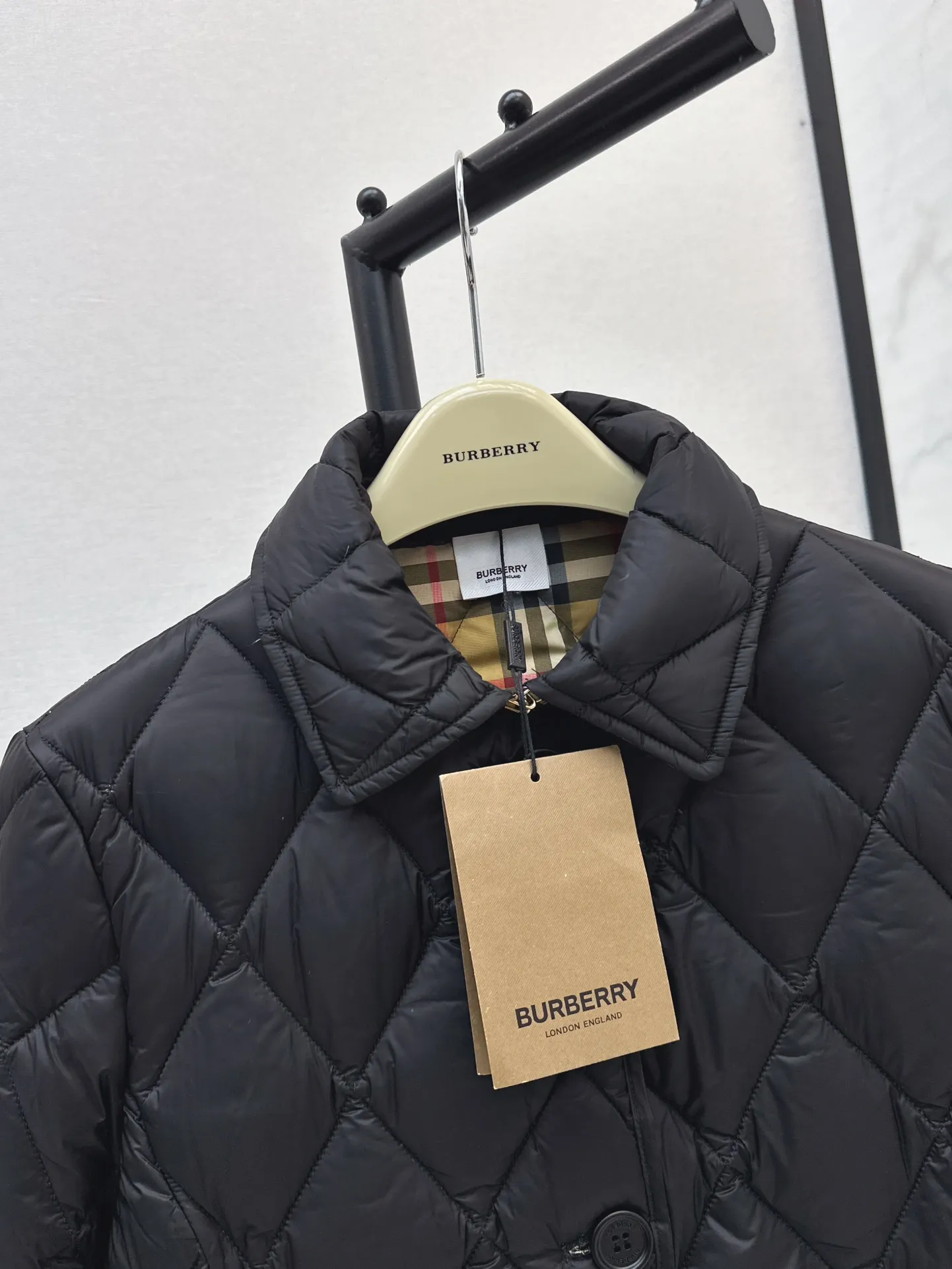 Burberry 黒 ダイヤキルティングダウンジャケット - 画像 (5)