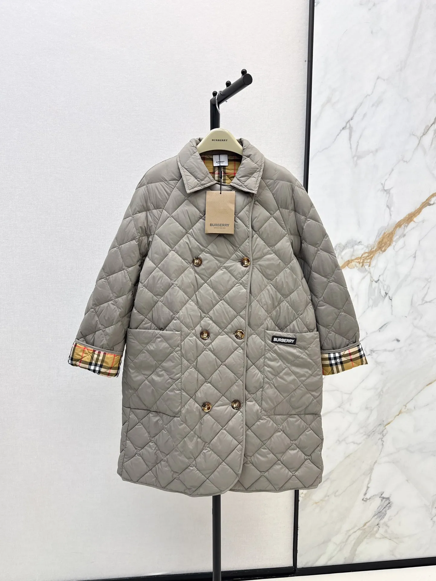 Burberry グレー ダブルブレスト ダウンコート - 画像 (3)