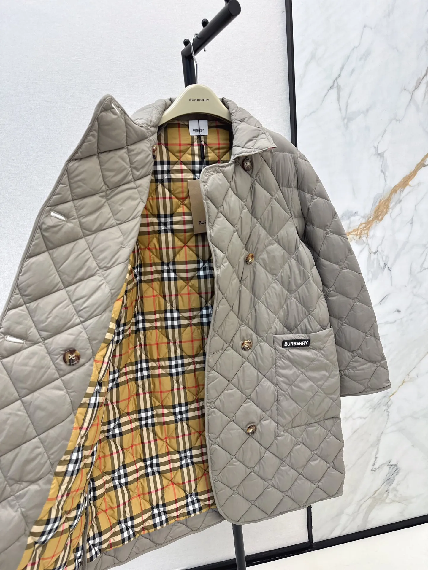Burberry グレー ダブルブレスト ダウンコート - 画像 (9)
