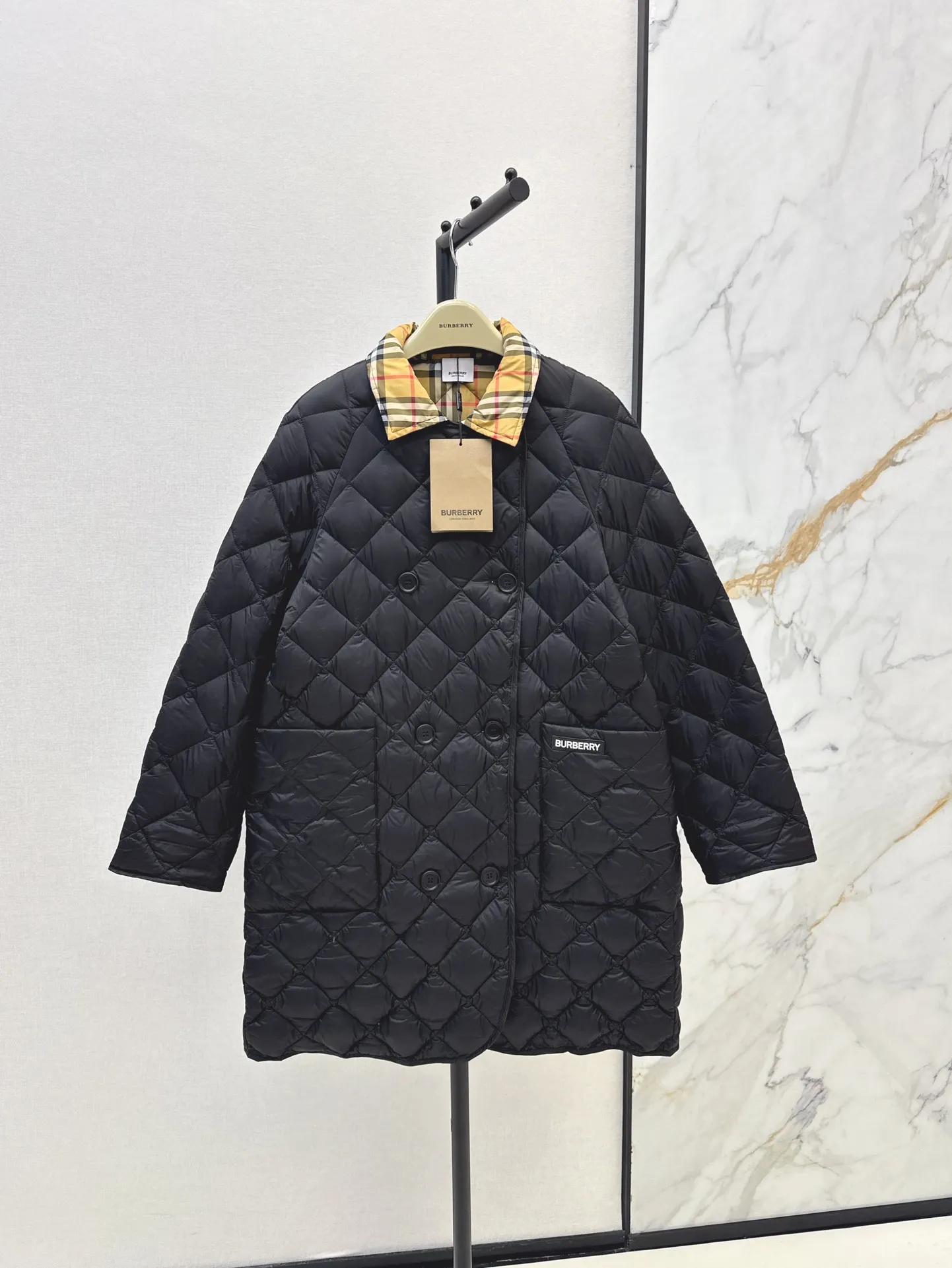Burberry  黒 ダブルブレスト ダウンコート