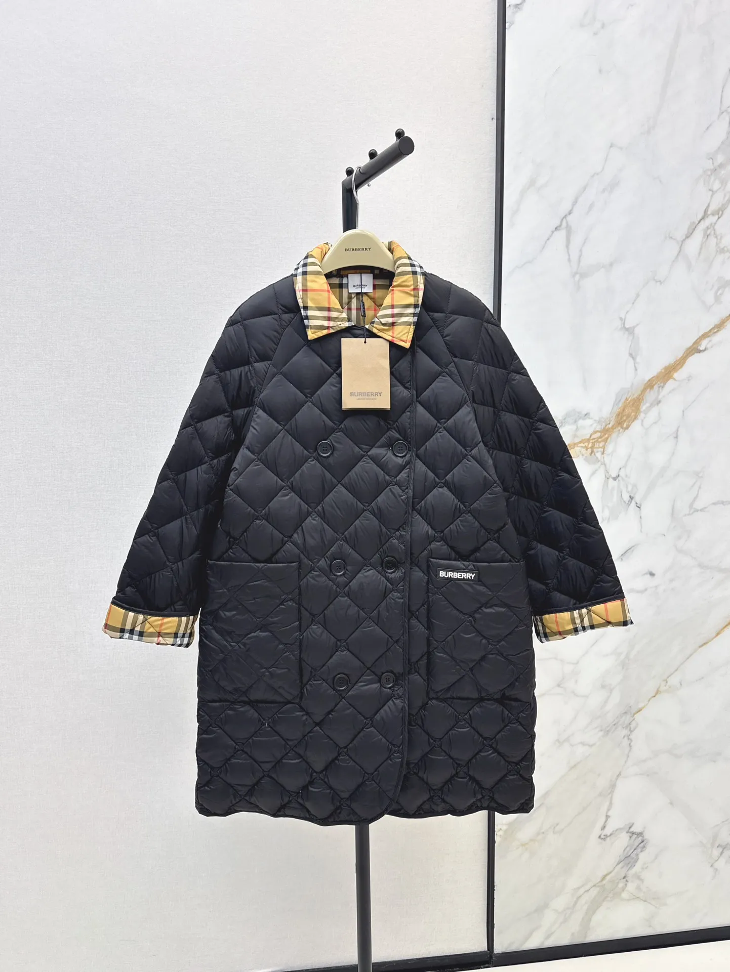 Burberry 黒 ダブルブレスト ダウンコート - 画像 (3)