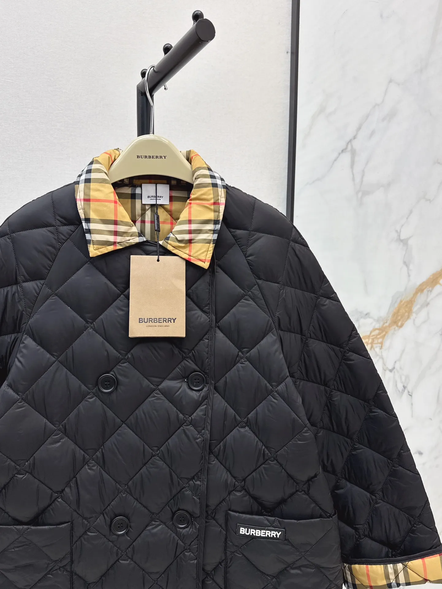 Burberry 黒 ダブルブレスト ダウンコート - 画像 (4)