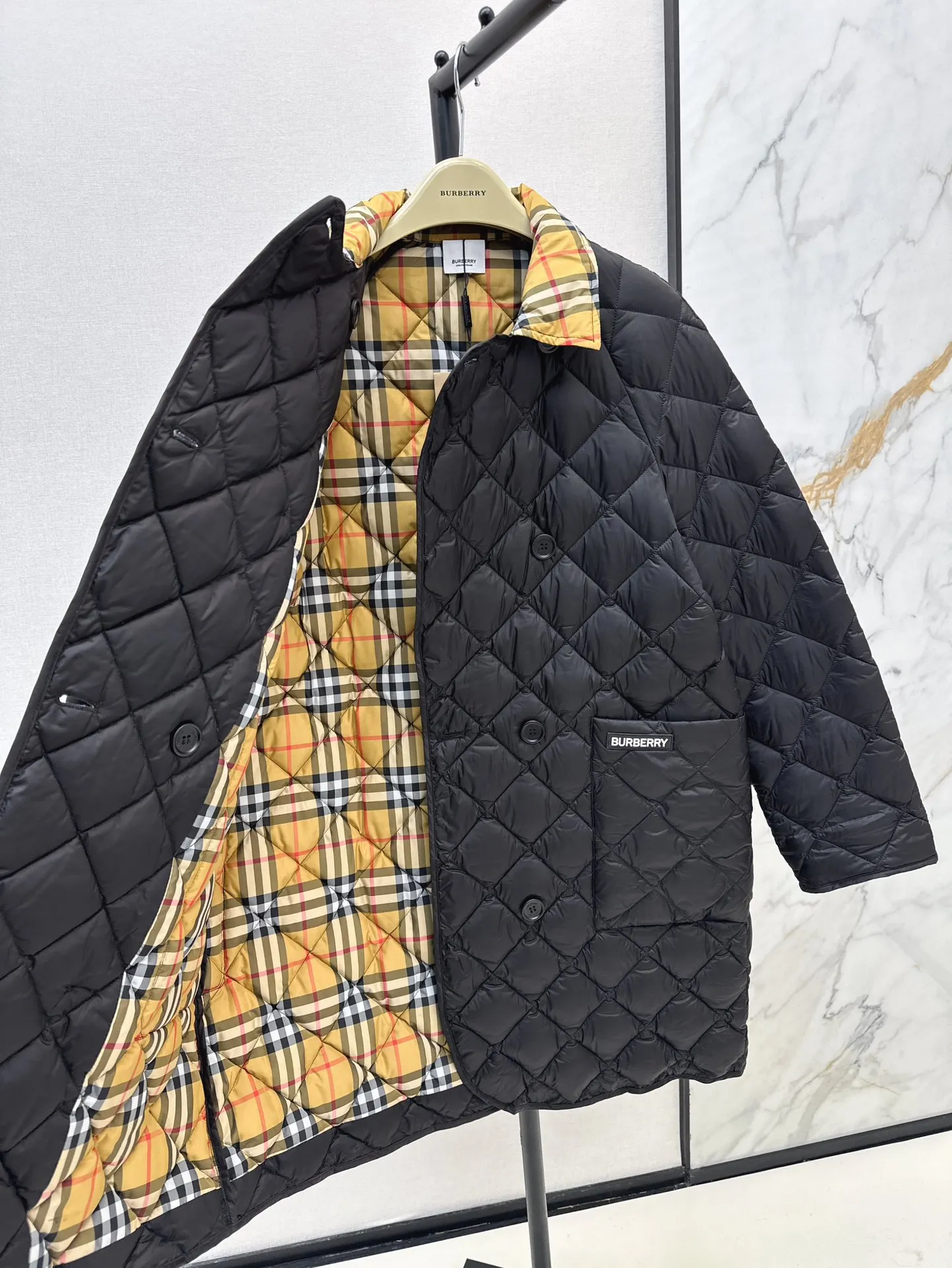 Burberry 黒 ダブルブレスト ダウンコート - 画像 (8)