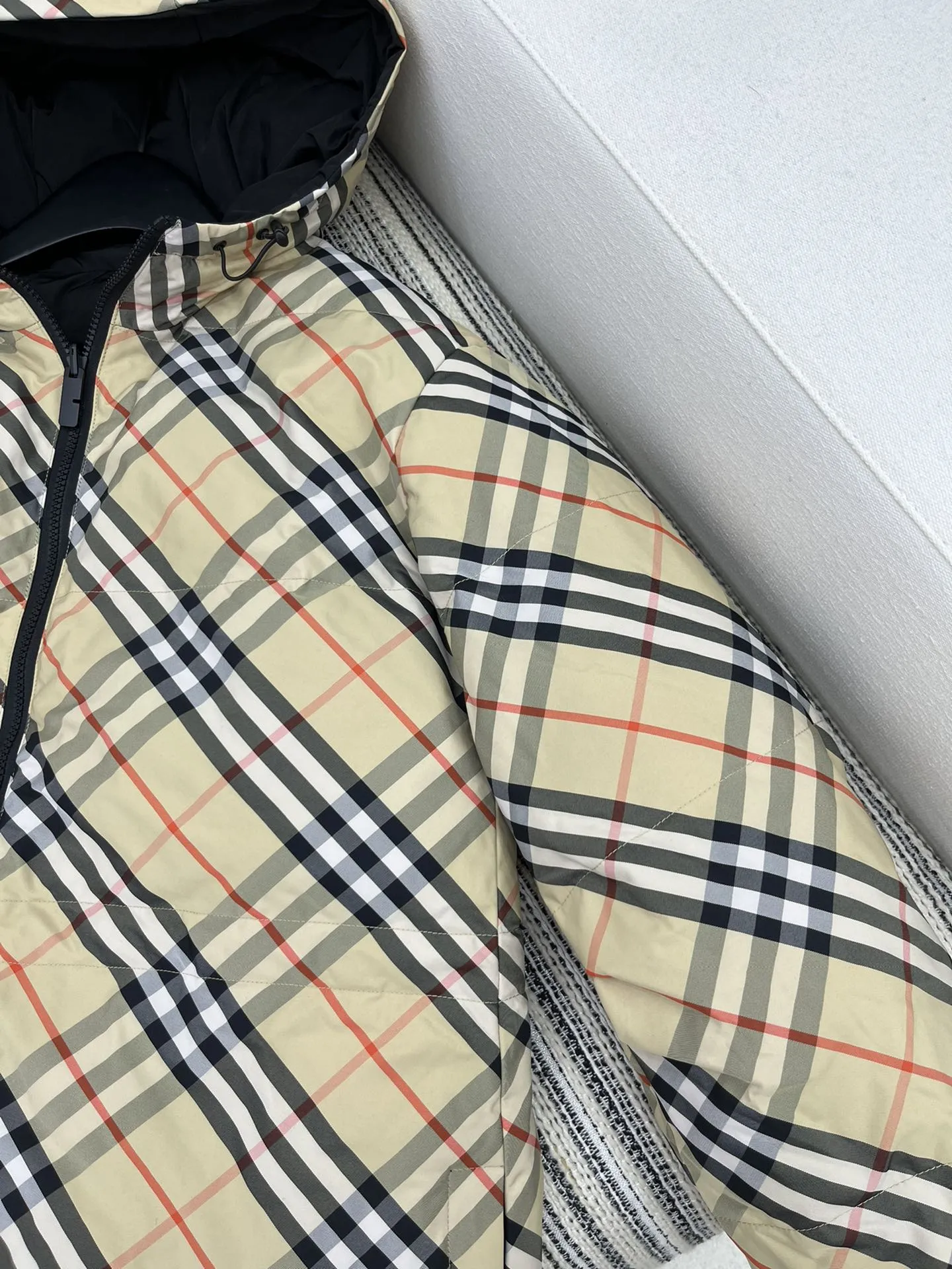 Burberry 緑色 ダウンジャケット - 画像 (5)