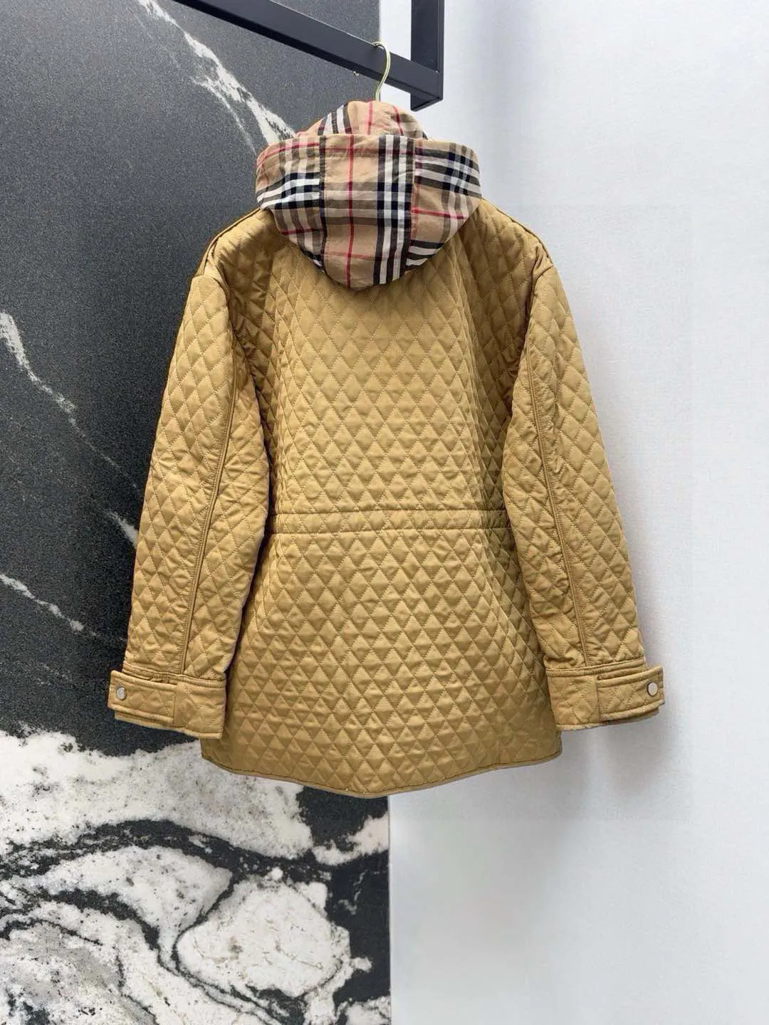 Burberry ベージュ菱形キルティングコート - 画像 (6)