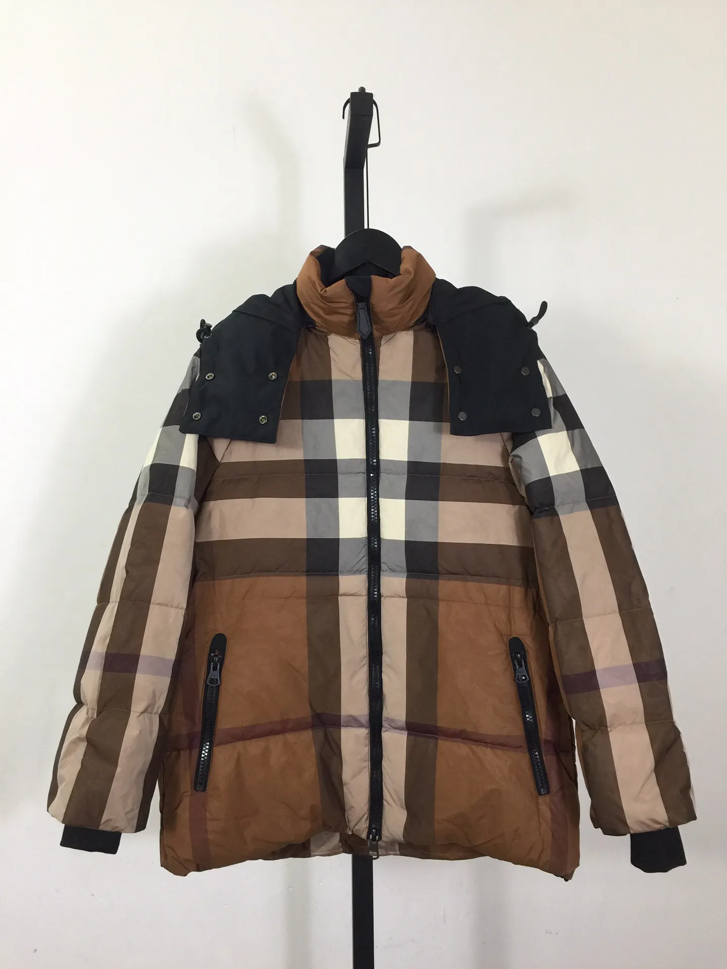 バーバリーチェック柄ダウンジャケット茶色S-XL