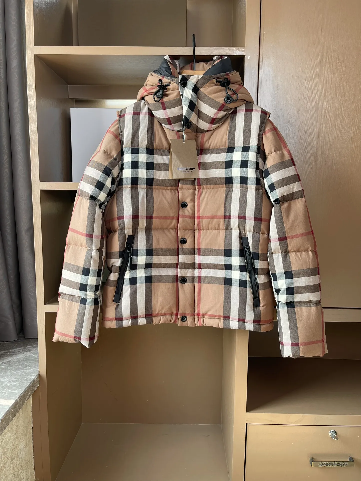 Burberry クラシックチェック ダウンジャケット ベージュ