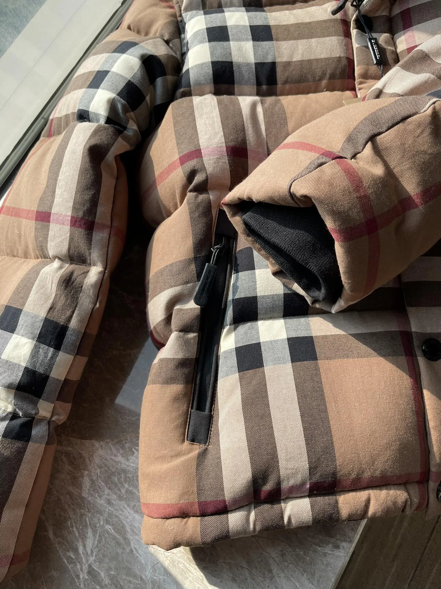 Burberry クラシックチェック ダウンジャケット ベージュ - 画像 (7)