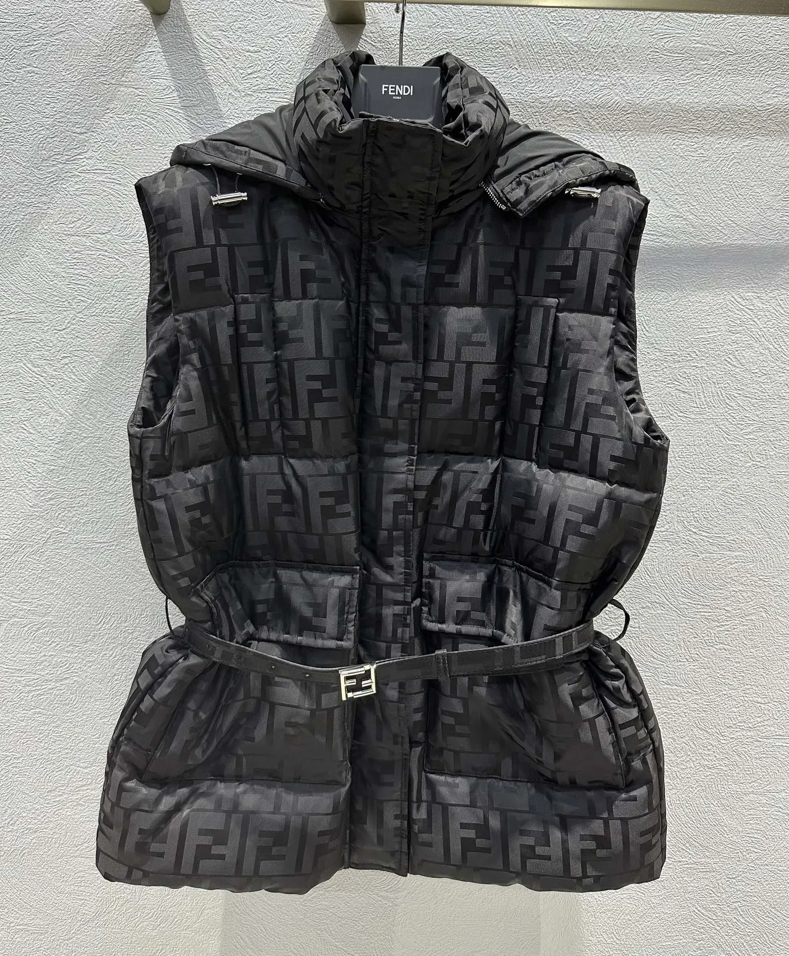 FENDI ブラック ダブルF 羽織りベスト - 画像 (3)