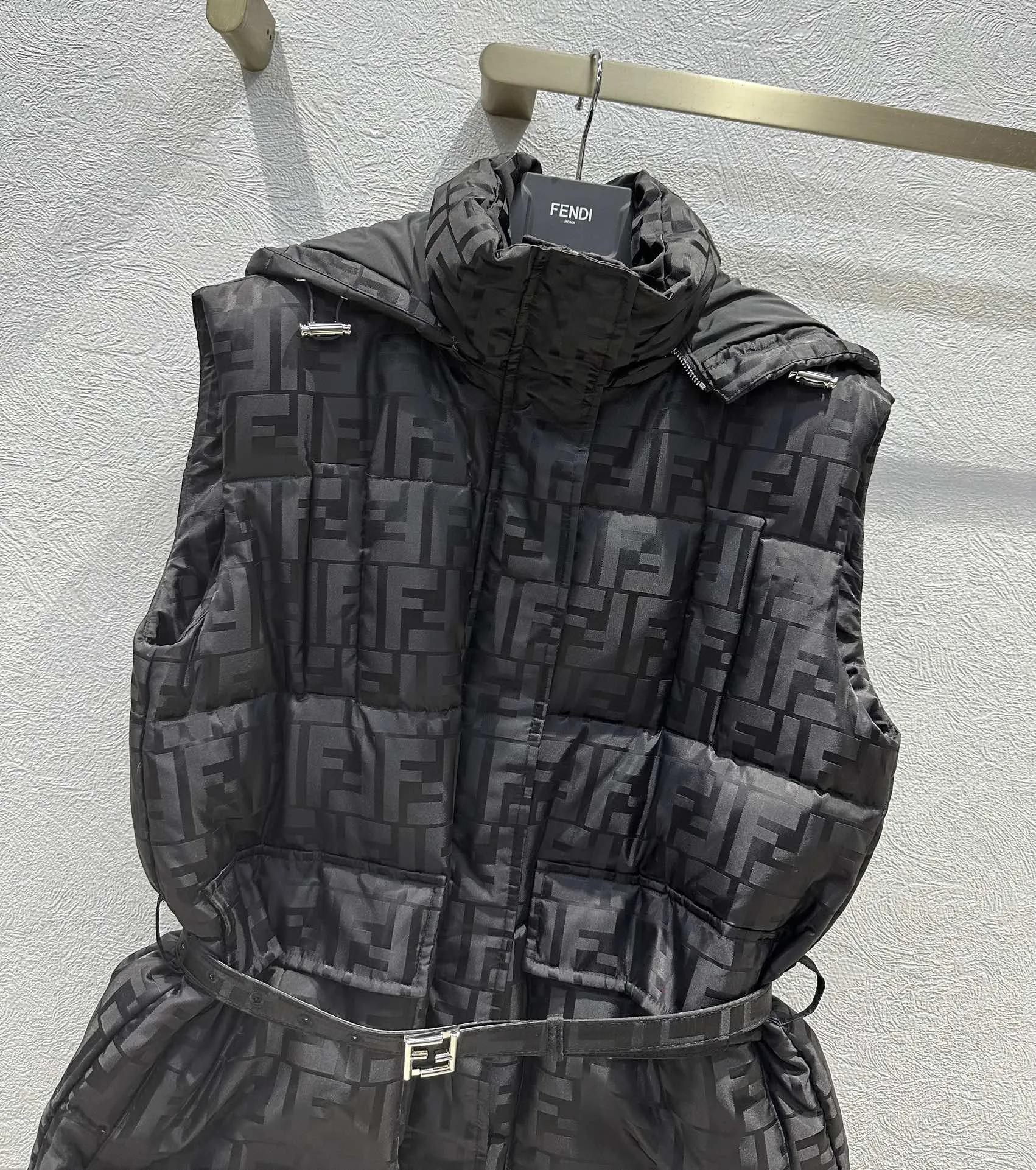 FENDI ブラック ダブルF 羽織りベスト - 画像 (4)