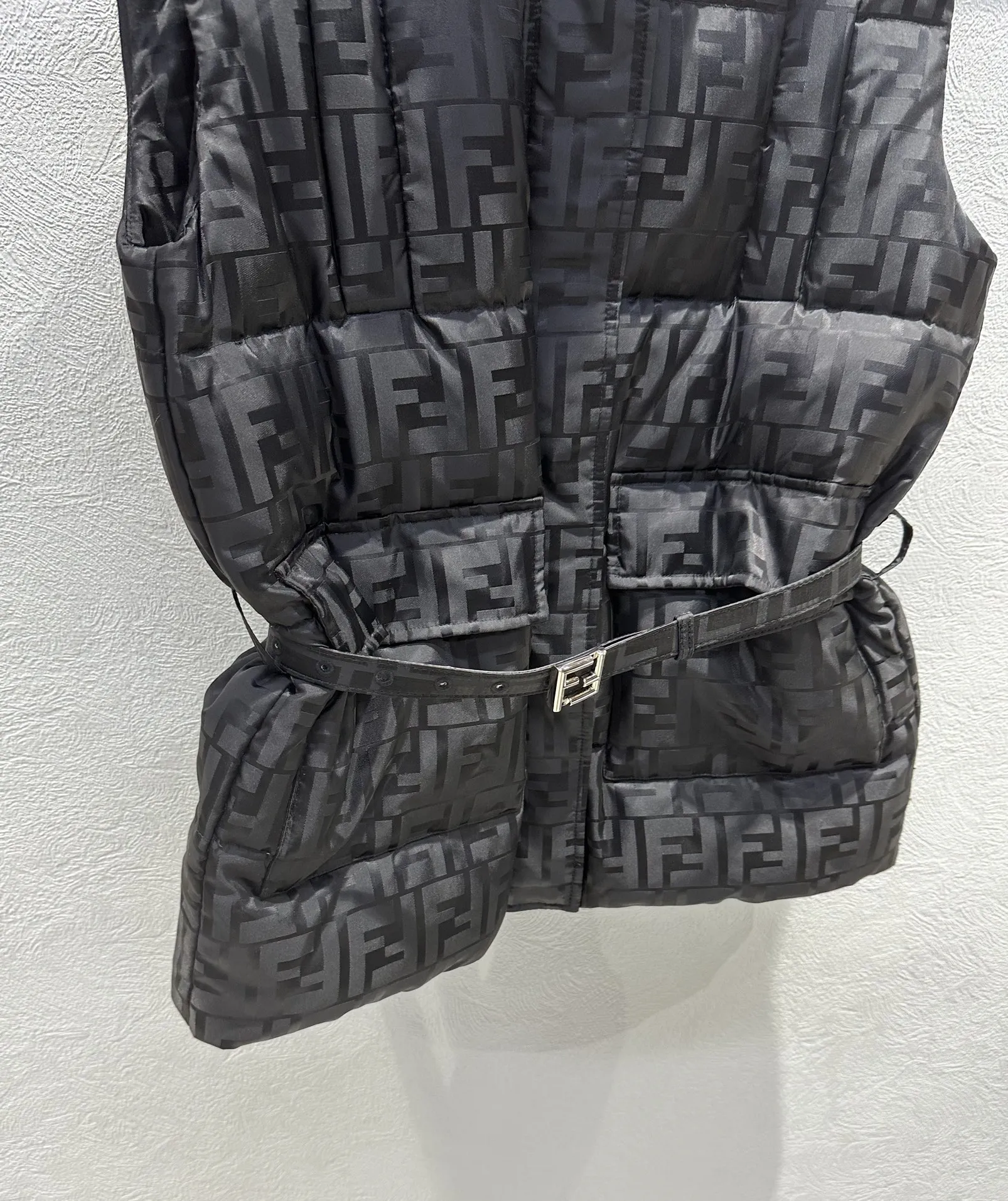 FENDI ブラック ダブルF 羽織りベスト - 画像 (7)