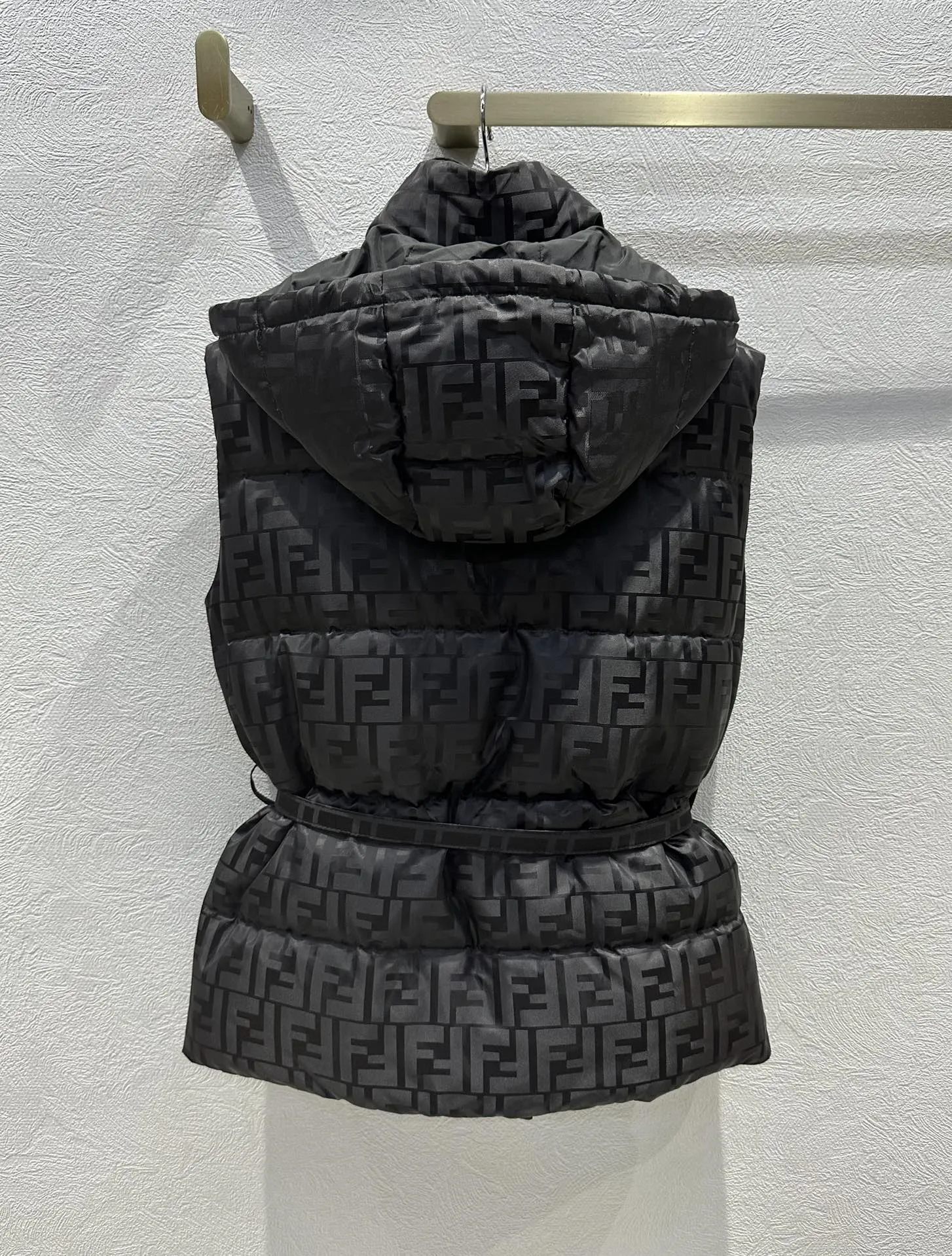 FENDI ブラック ダブルF 羽織りベスト - 画像 (9)