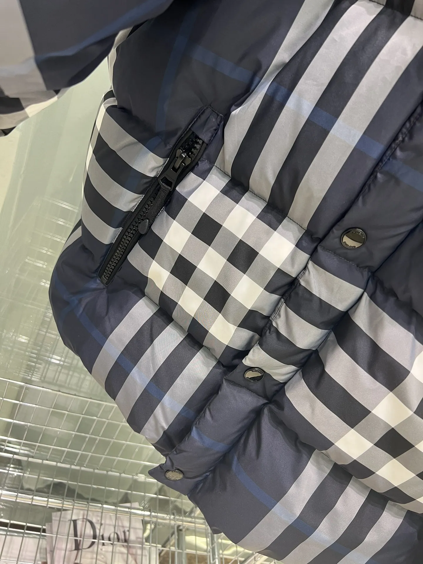 Burberry ネイビーチェックパーカーダウンジャケット - 画像 (4)