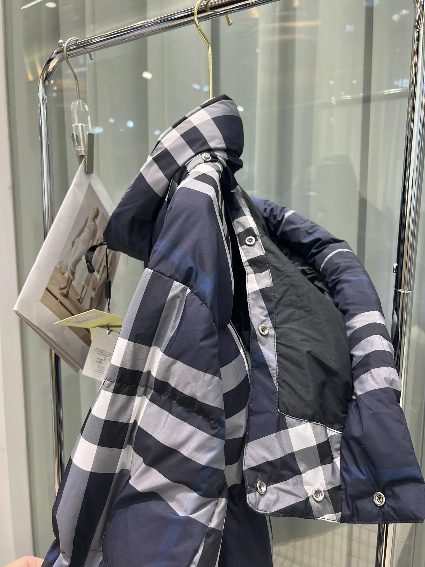 Burberry ネイビーチェックパーカーダウンジャケット - 画像 (6)