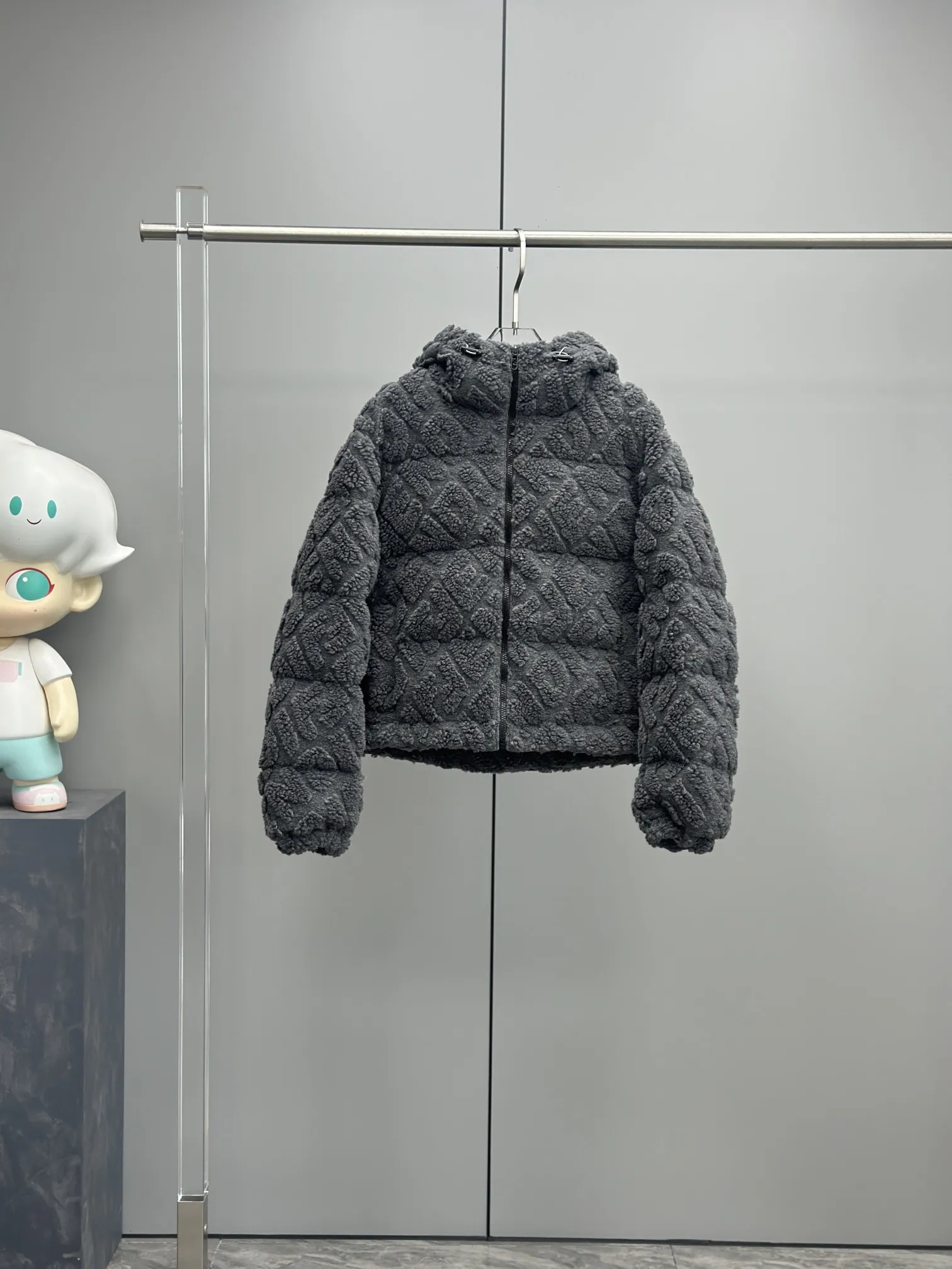 Fendi 62%アルパカ混紡ダウンジャケット白と灰色 - 画像 (3)