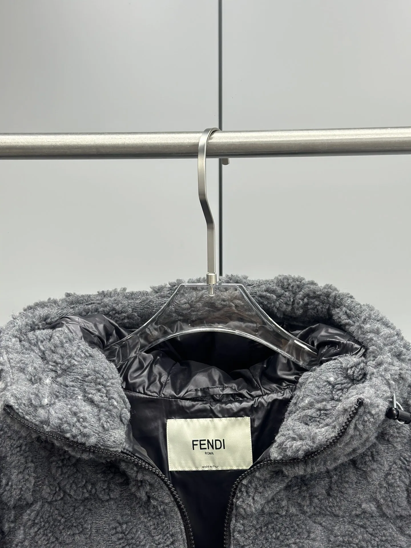 Fendi 62%アルパカ混紡ダウンジャケット白と灰色 - 画像 (5)