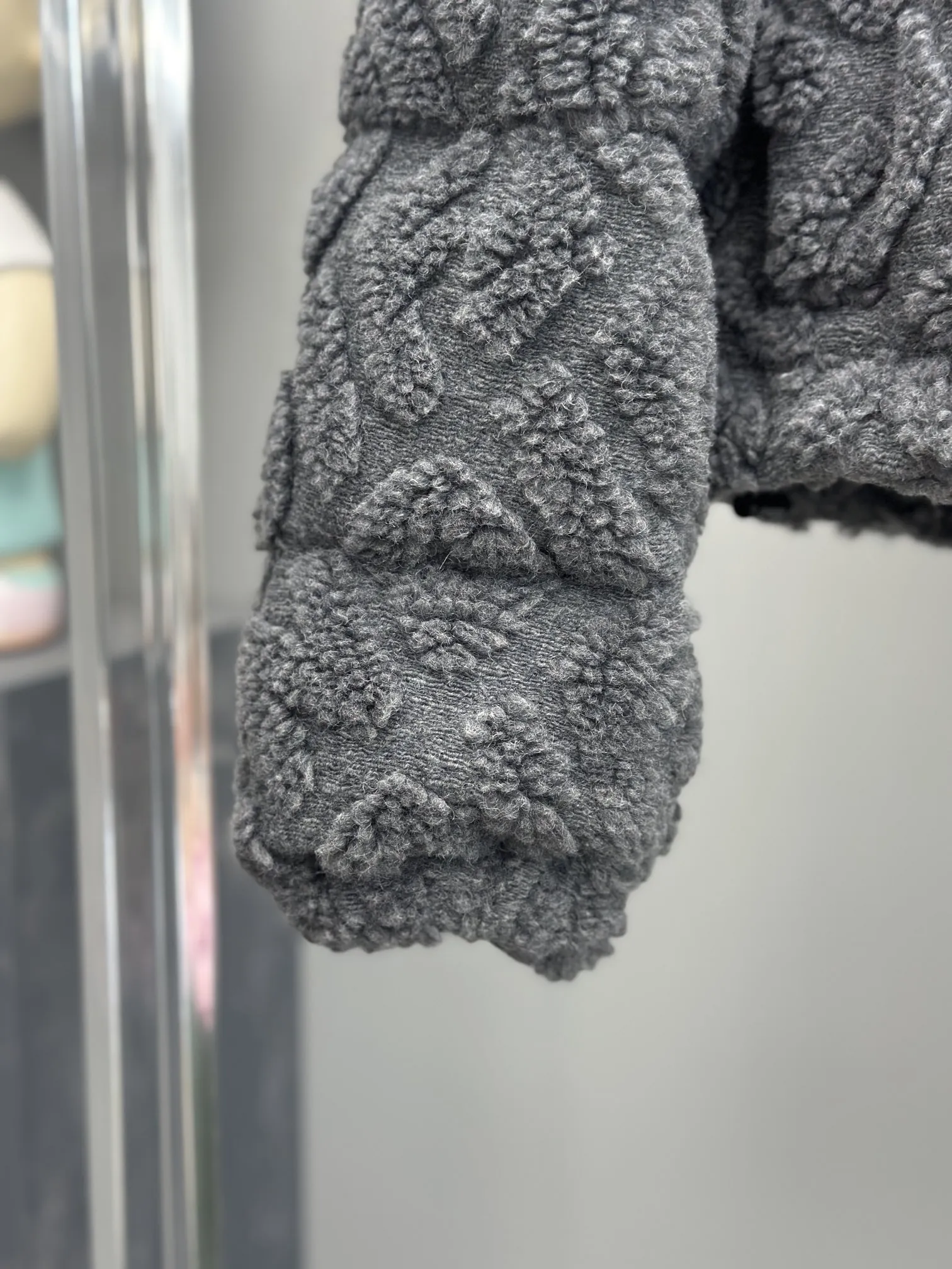 Fendi 62%アルパカ混紡ダウンジャケット白と灰色 - 画像 (6)