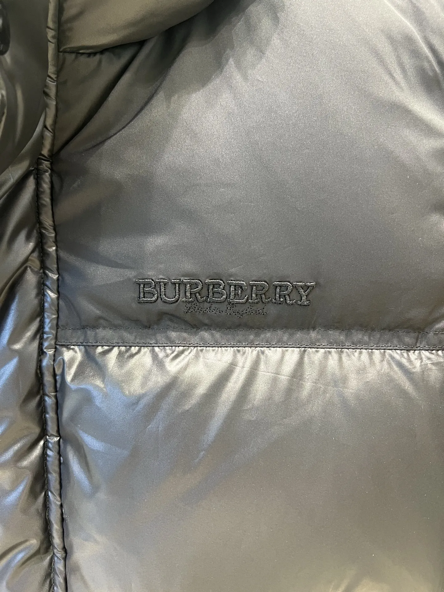 Burberry黒金 ジャケットユニセックス - 画像 (4)