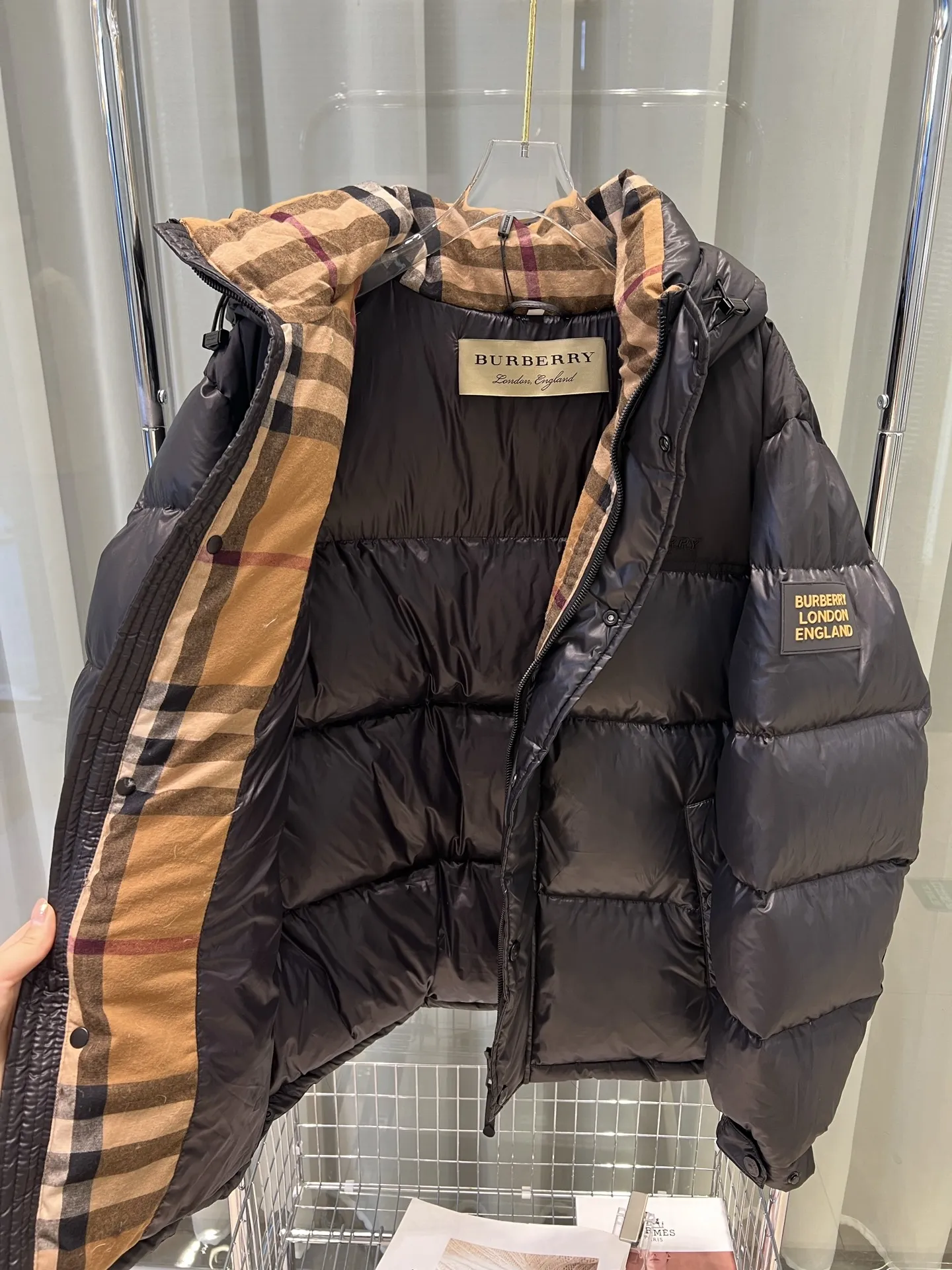 Burberry黒金 ジャケットユニセックス - 画像 (7)