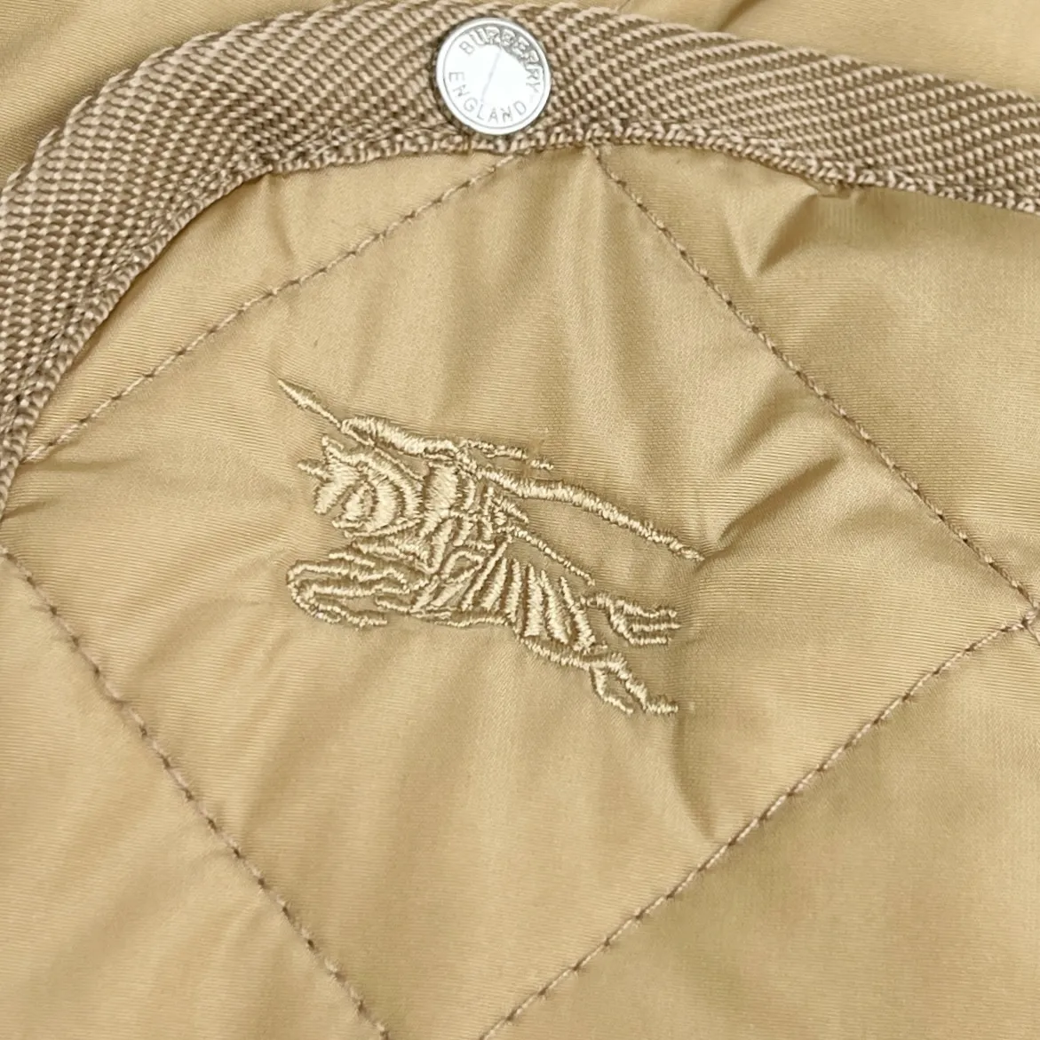 Burberry カーキ キルティング ジャケット - 画像 (5)