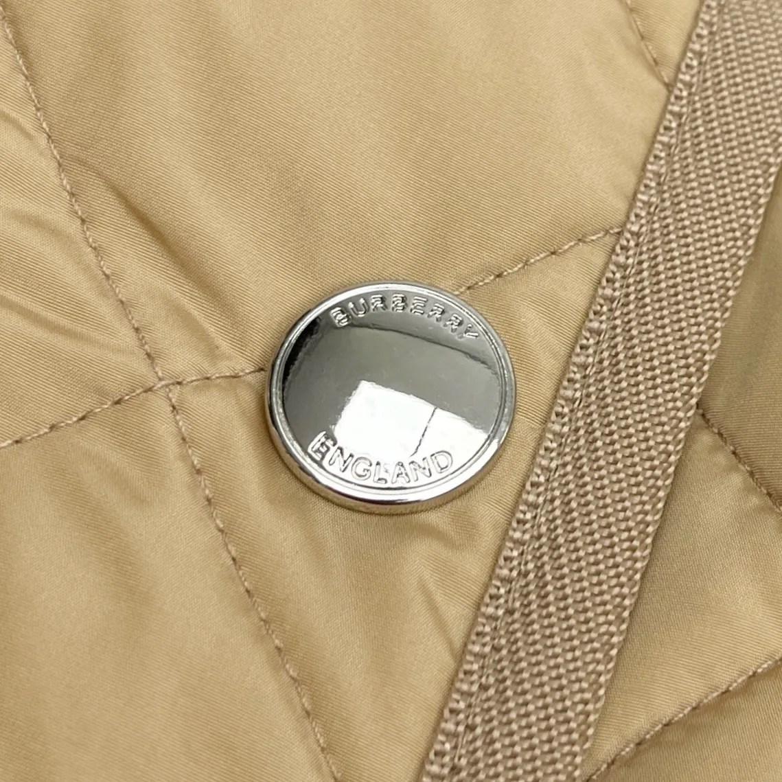 Burberry カーキ キルティング ジャケット - 画像 (6)