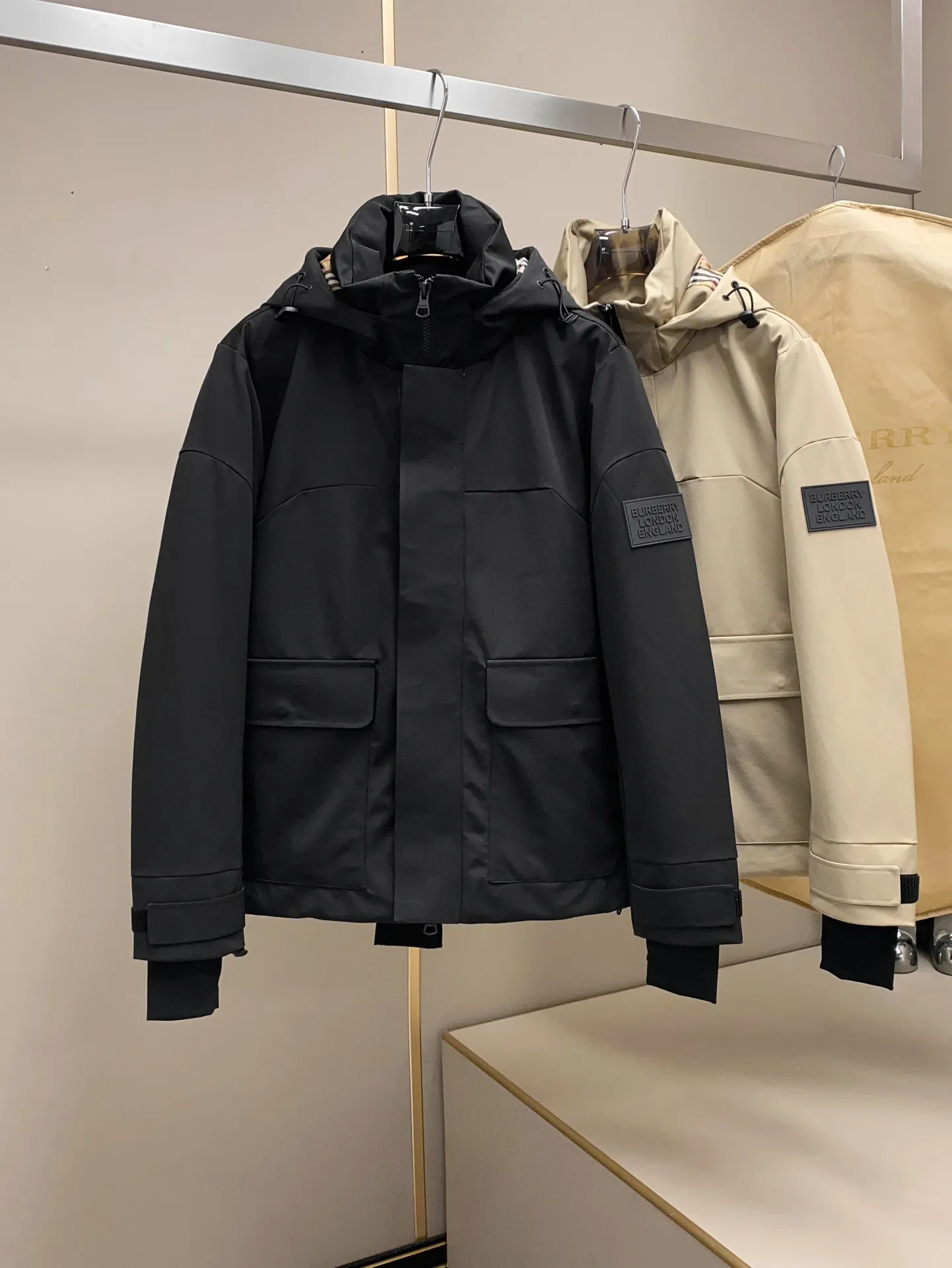 BURBERRY  黒色 ダウンジャケット