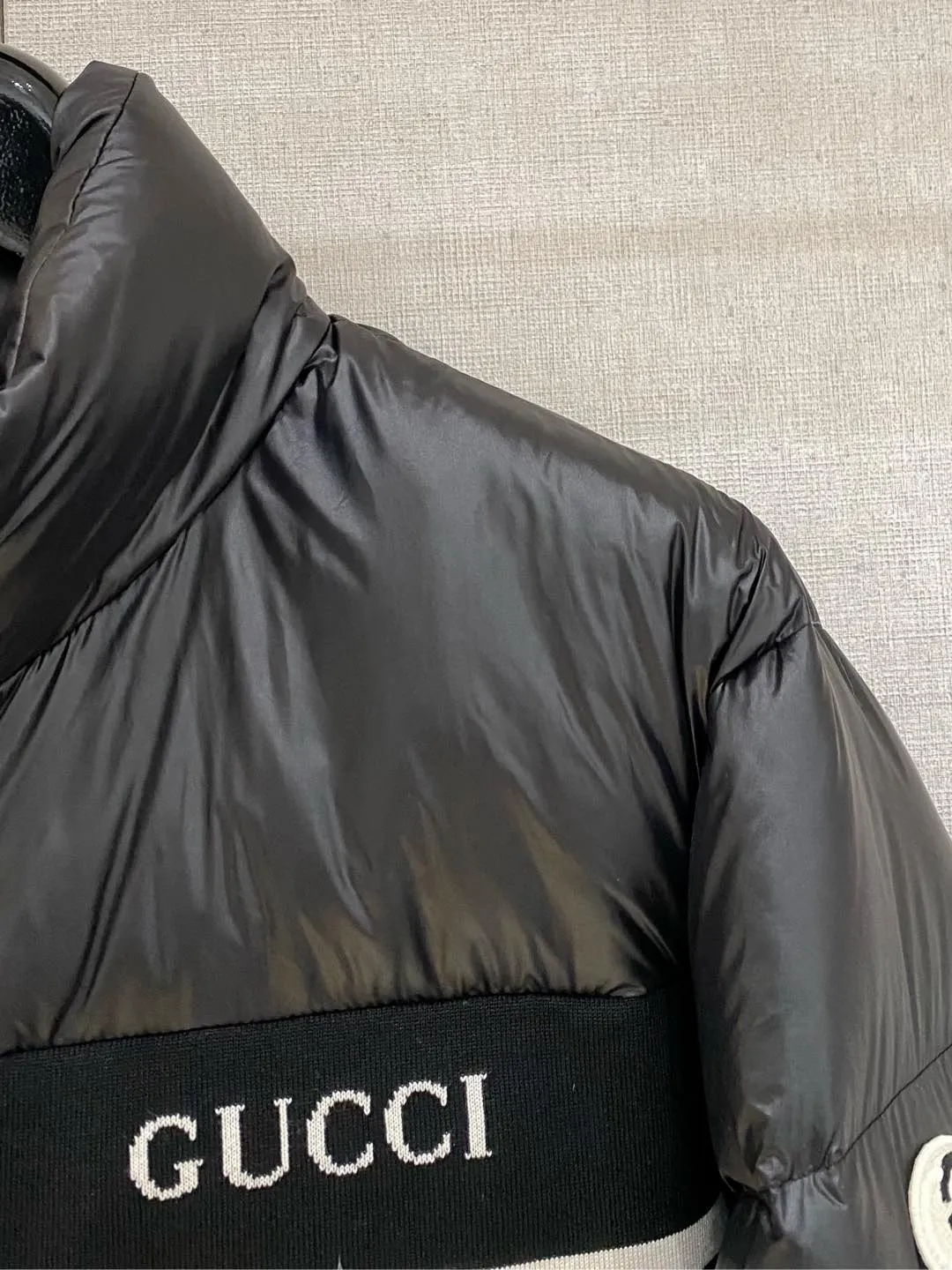 Gucci ブラック ダウンジャケット 秋冬新作 - 画像 (4)