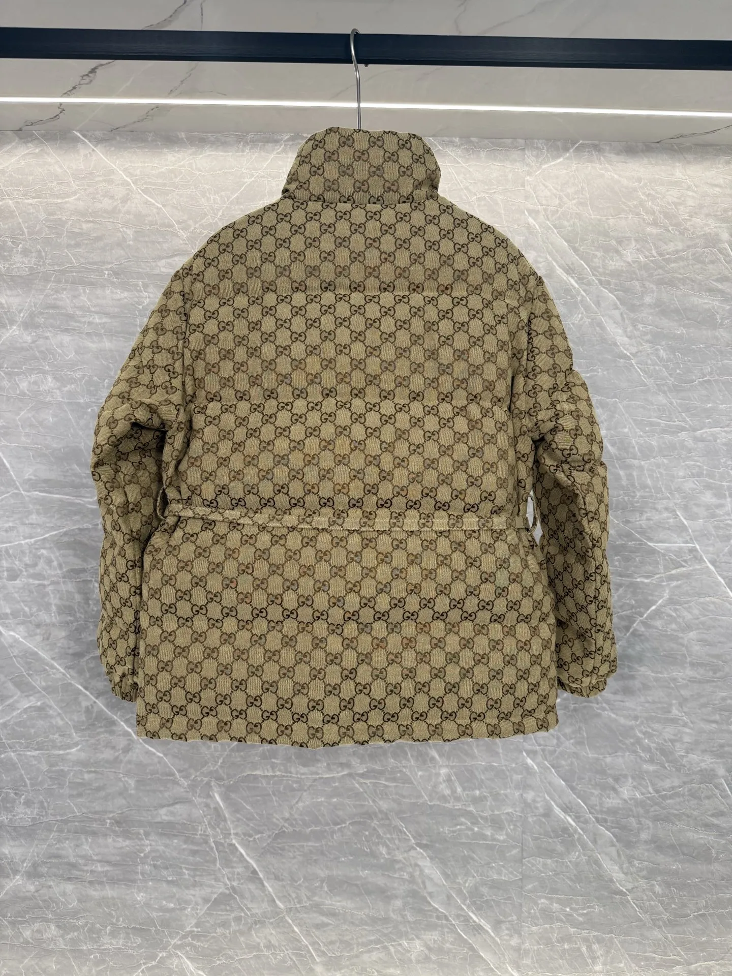 Gucci 女性クラシックベージュダウンジャケット - 画像 (5)