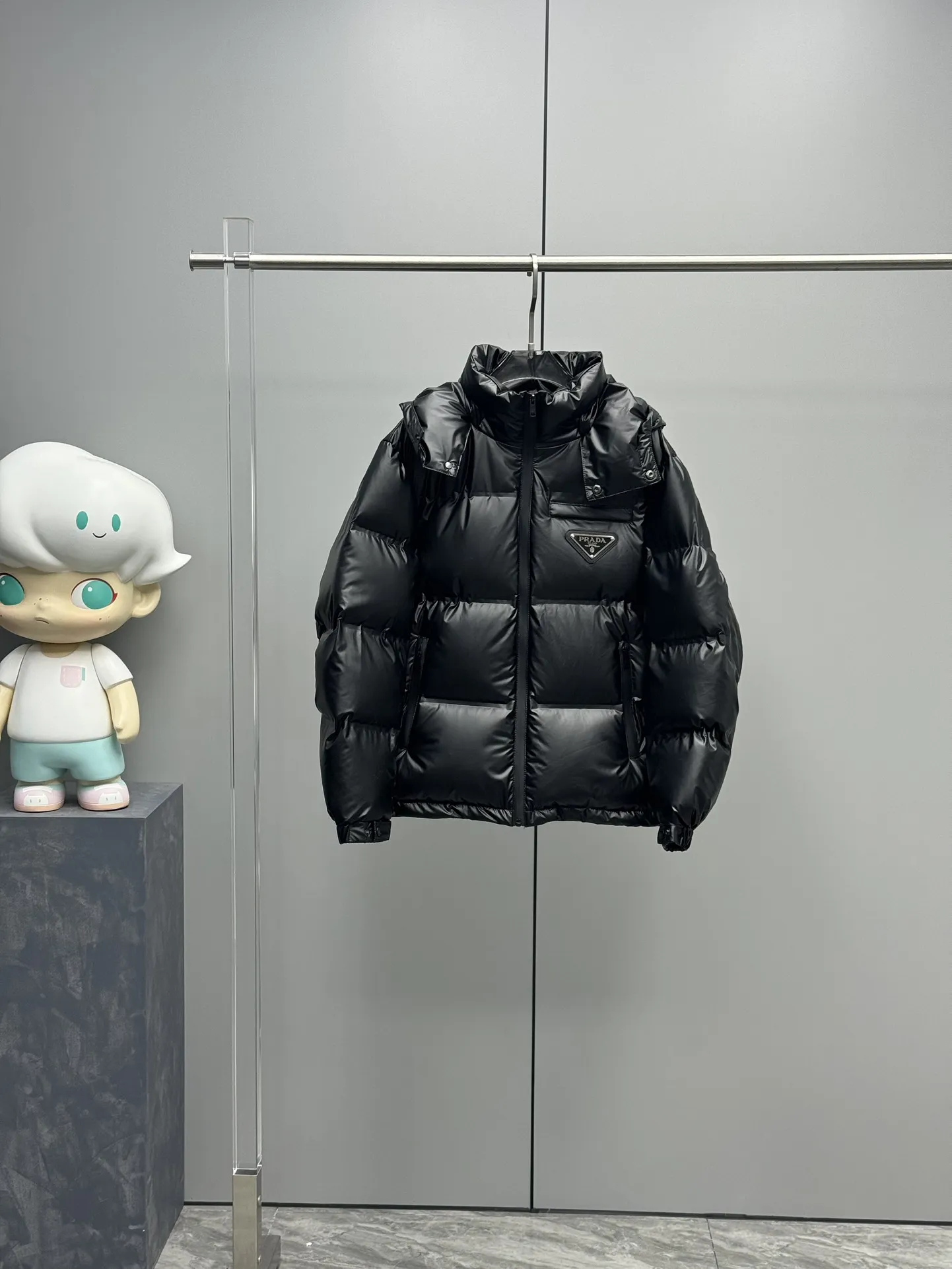 Prada ダウンジャケット黒色