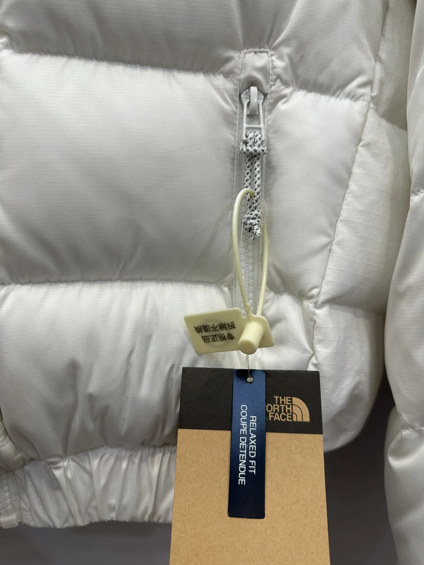 THE NORTH FACE ダークグレーダウンジャケット - 画像 (8)