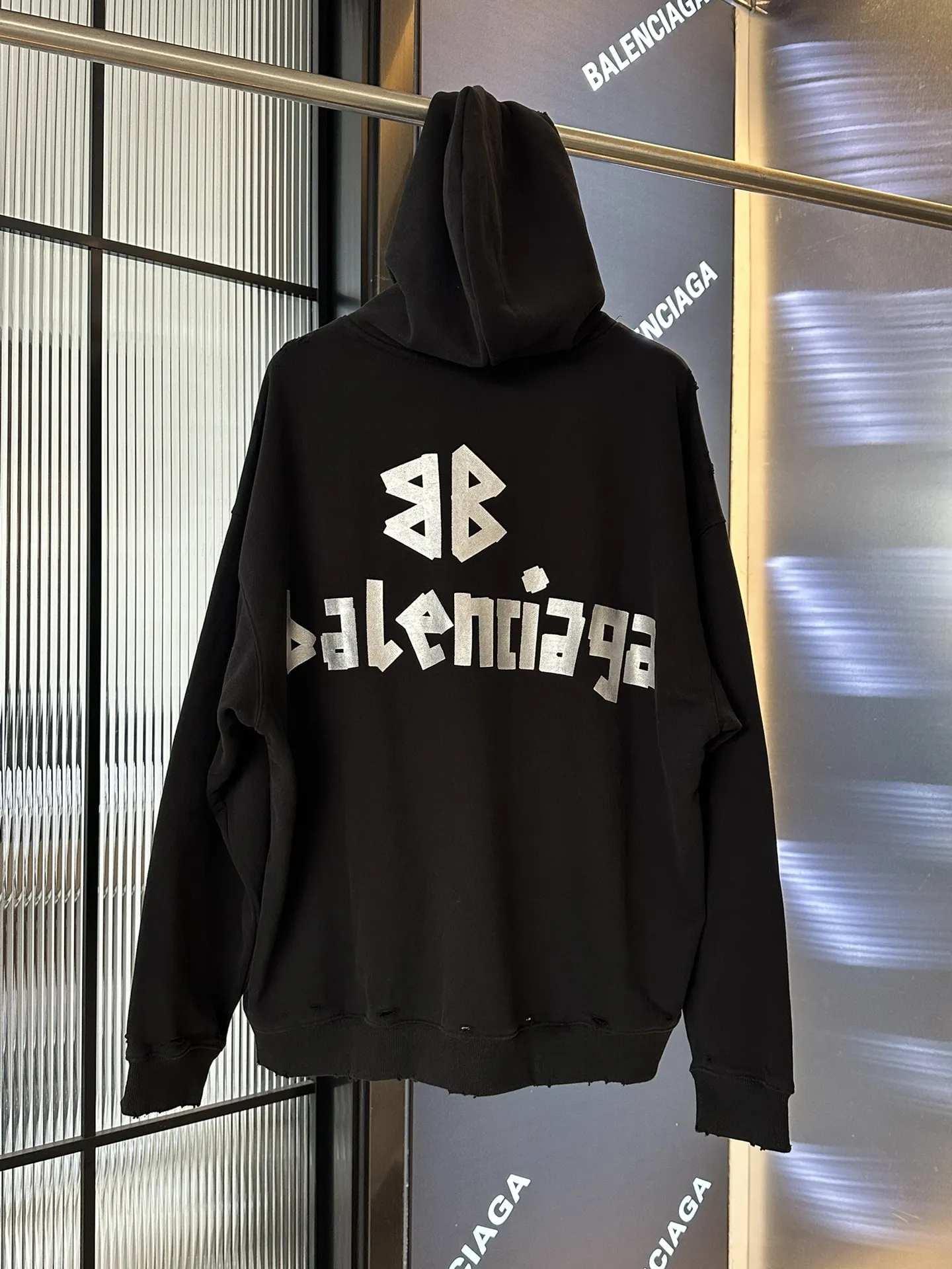 Balenciaga 黒 破れデザイン パーカー - 画像 (8)