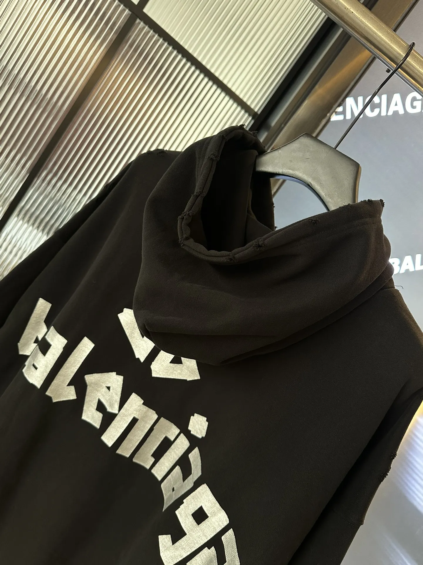 Balenciaga 黒 破れデザイン パーカー - 画像 (10)