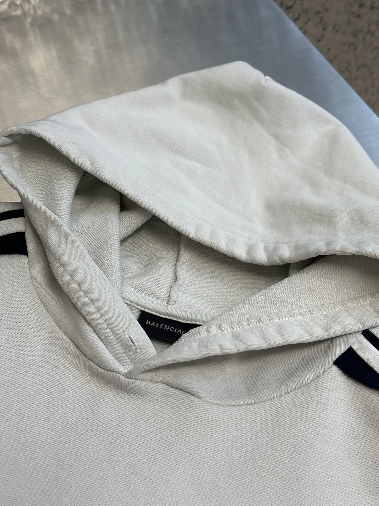 BALENCIAGA ホワイト 肩杠連帽ウェア - 画像 (6)