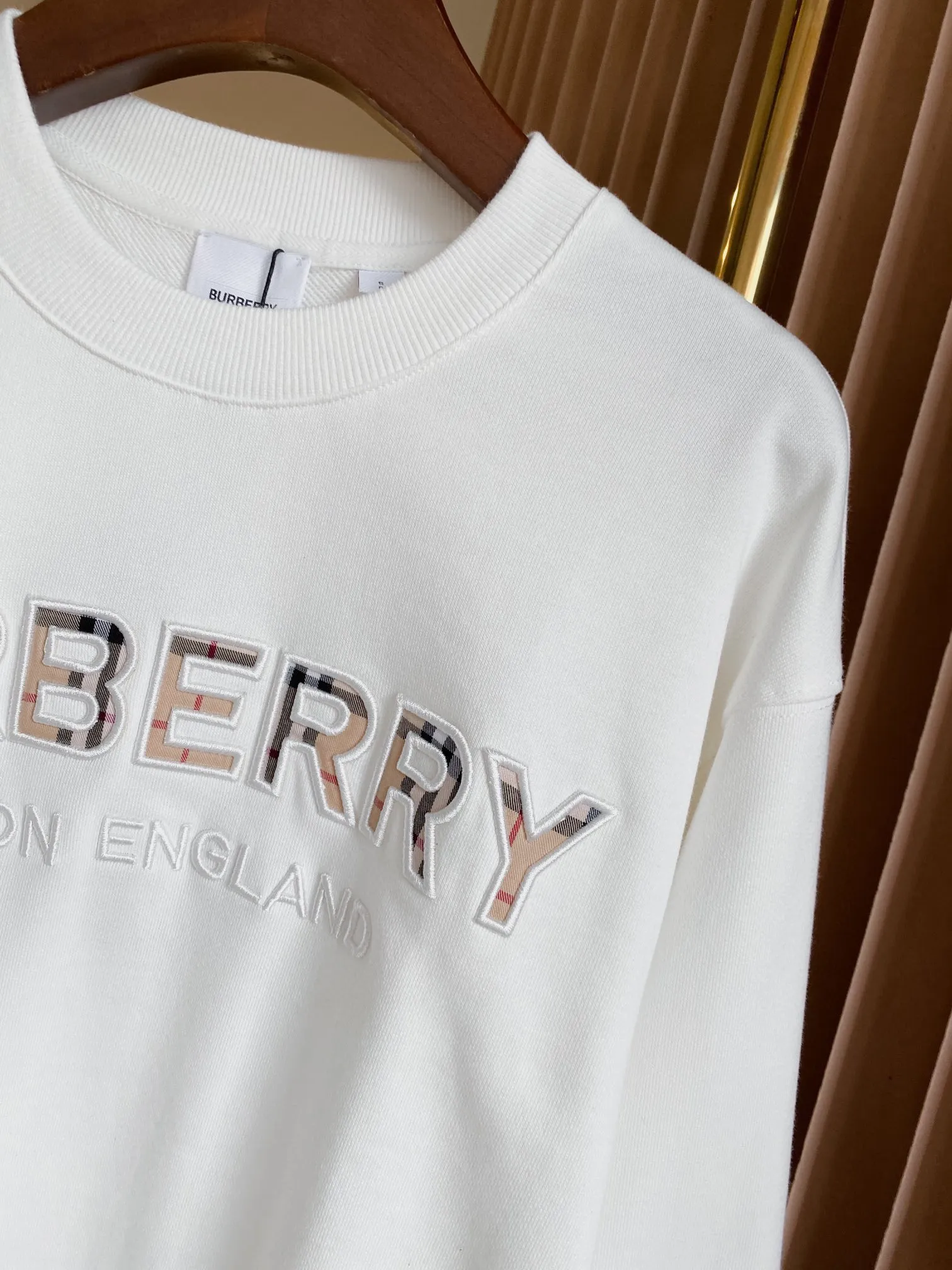 BURBERRY ホワイト刺繍コットンリラックススウェット - 画像 (5)