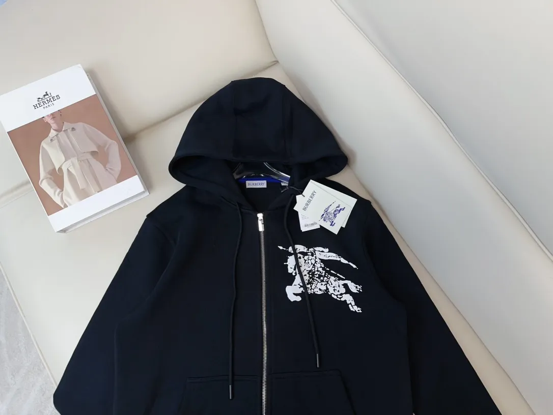 BURBERRY新款発泡戦馬ロゴジップアップフーディーブラック - 画像 (4)