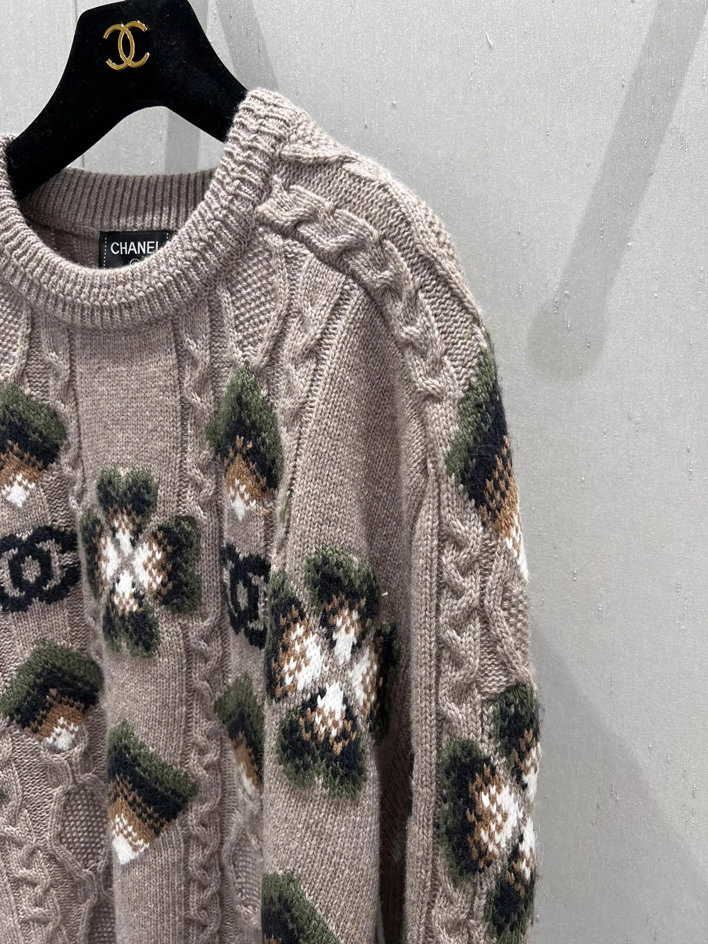 Chanel グレー 四葉クローバー編みニット - 画像 (8)