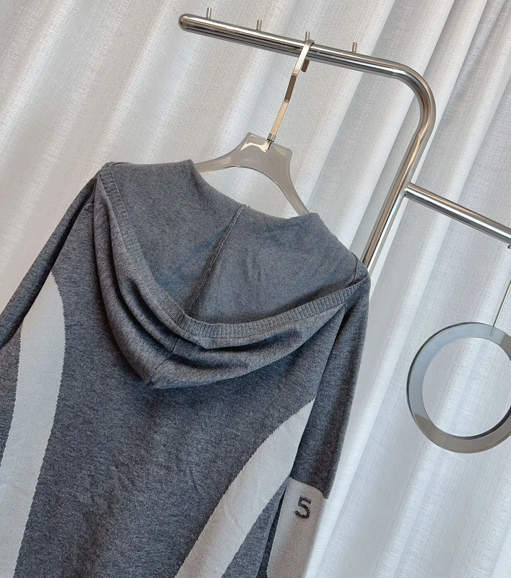 CHANELグレー拼接デザイン パーカー - 画像 (7)