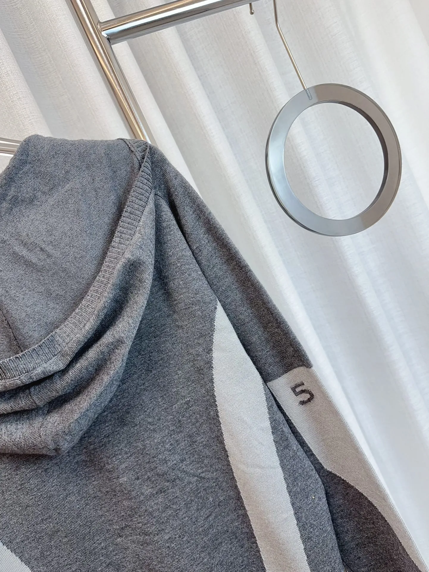 CHANELグレー拼接デザイン パーカー - 画像 (9)