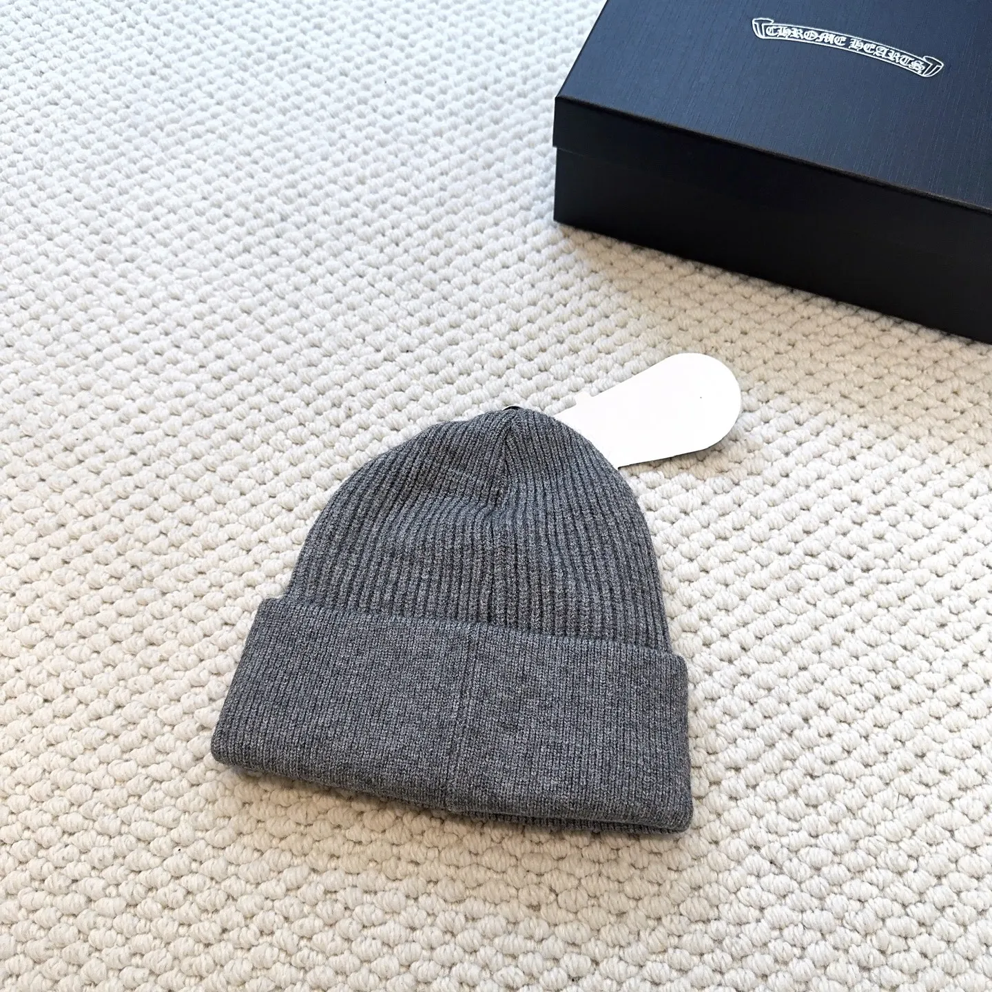 Chrome Hearts グレー十字架刺繍ニット帽 - 画像 (4)