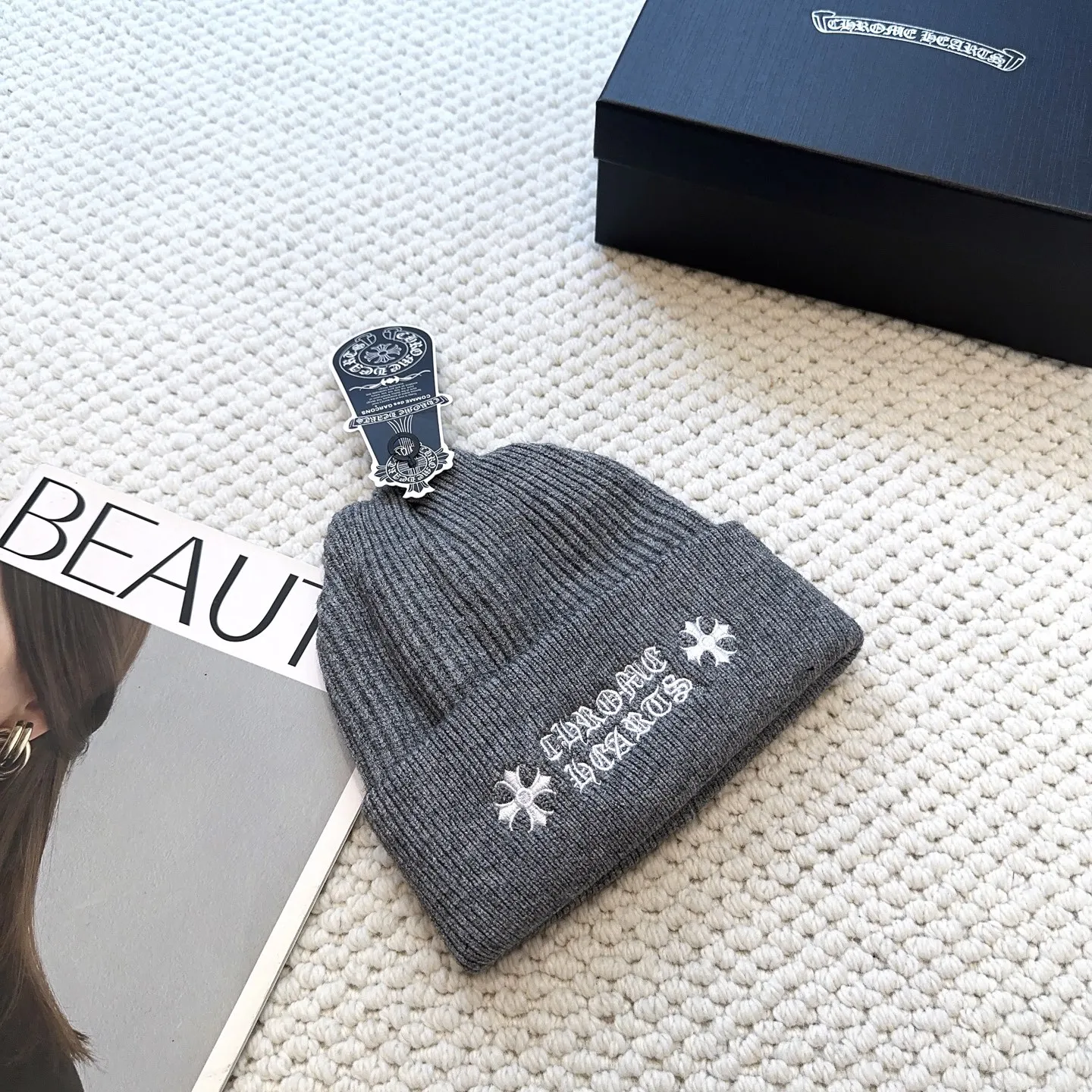 Chrome Hearts グレー十字架刺繍ニット帽 - 画像 (8)