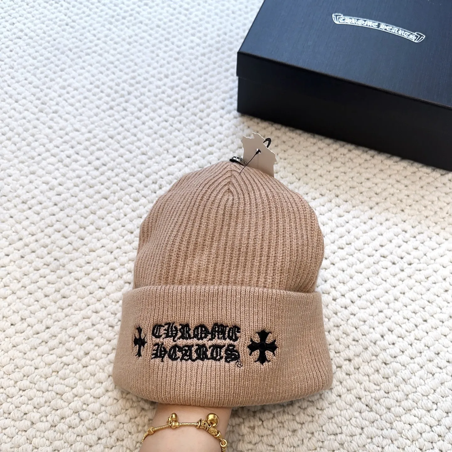 Chrome Hearts ベージュ十字架刺繍ニット帽 - 画像 (3)