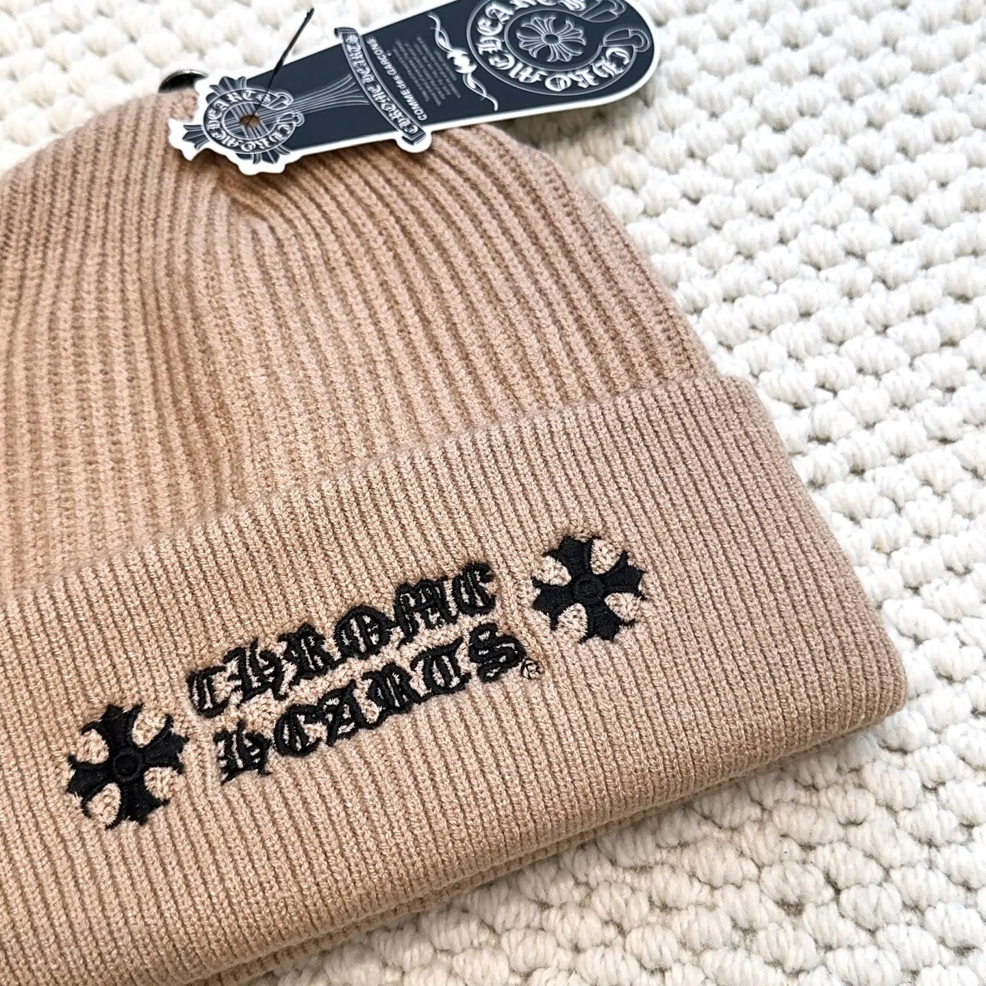 Chrome Hearts ベージュ十字架刺繍ニット帽 - 画像 (6)