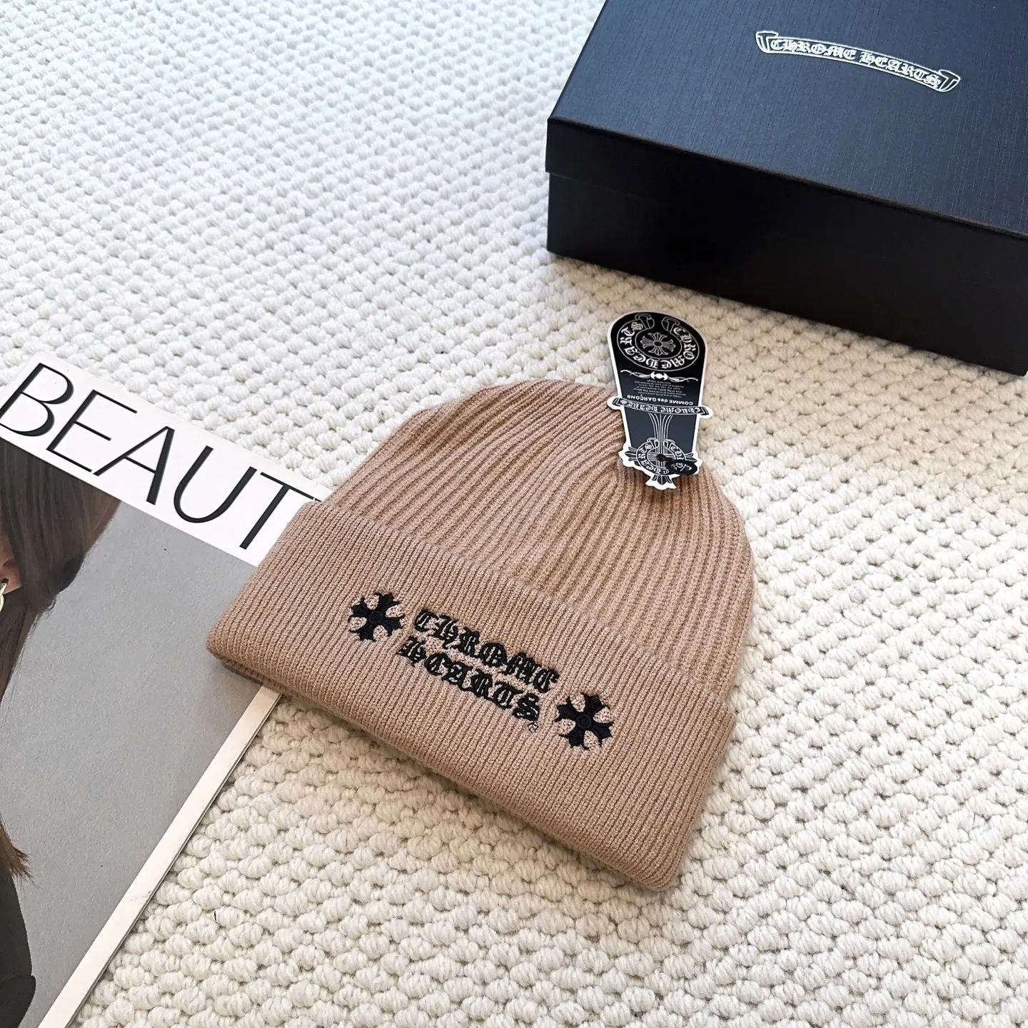 Chrome Hearts ベージュ十字架刺繍ニット帽 - 画像 (7)