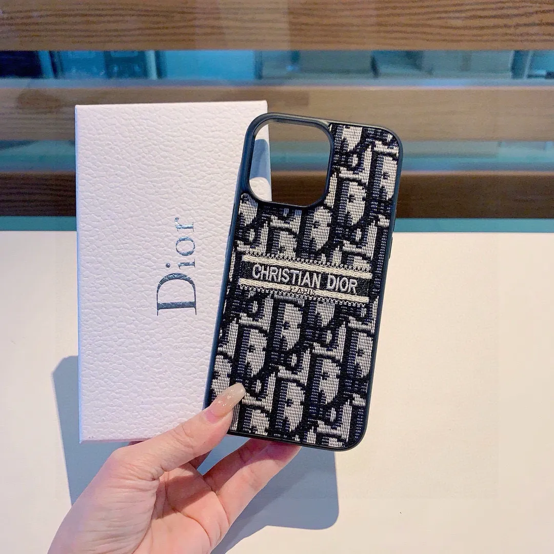 Christian Dior ブラック刺繍布iPhoneケース - 画像 (5)